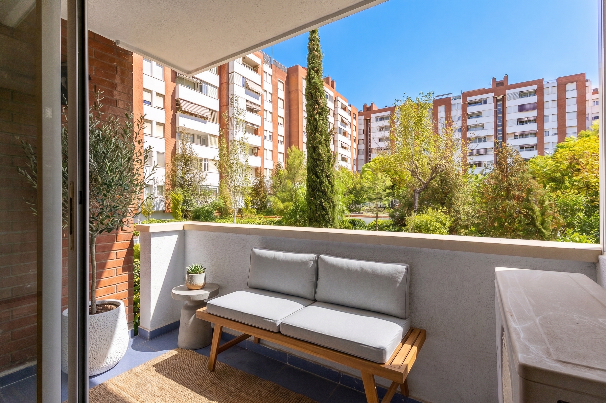 Bright apartment with balcony in Sant Joan Despí [KI-modifiziert]