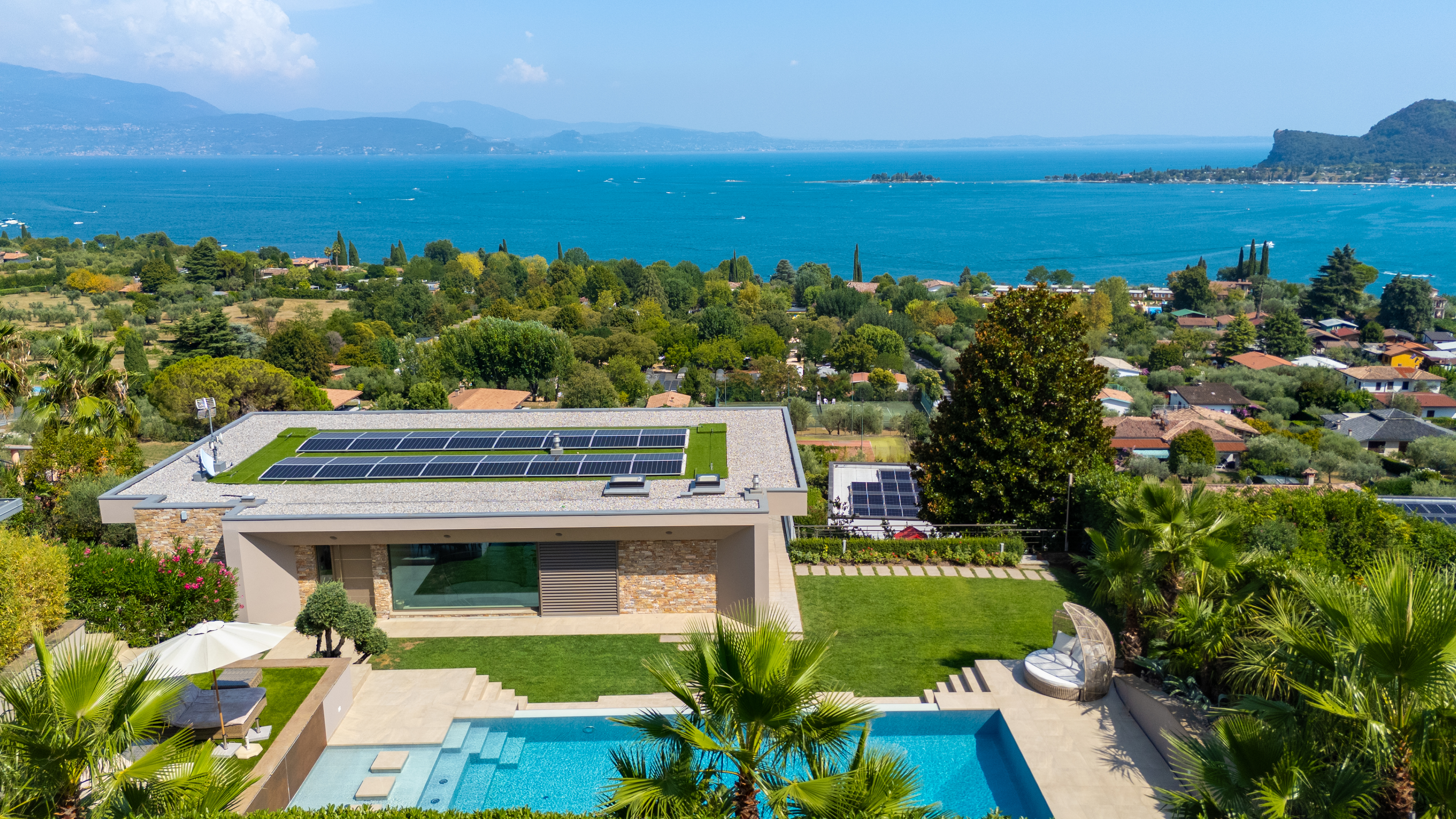 Zeitgenössische Architektur mit einzigartigem Blick auf den Gardasee