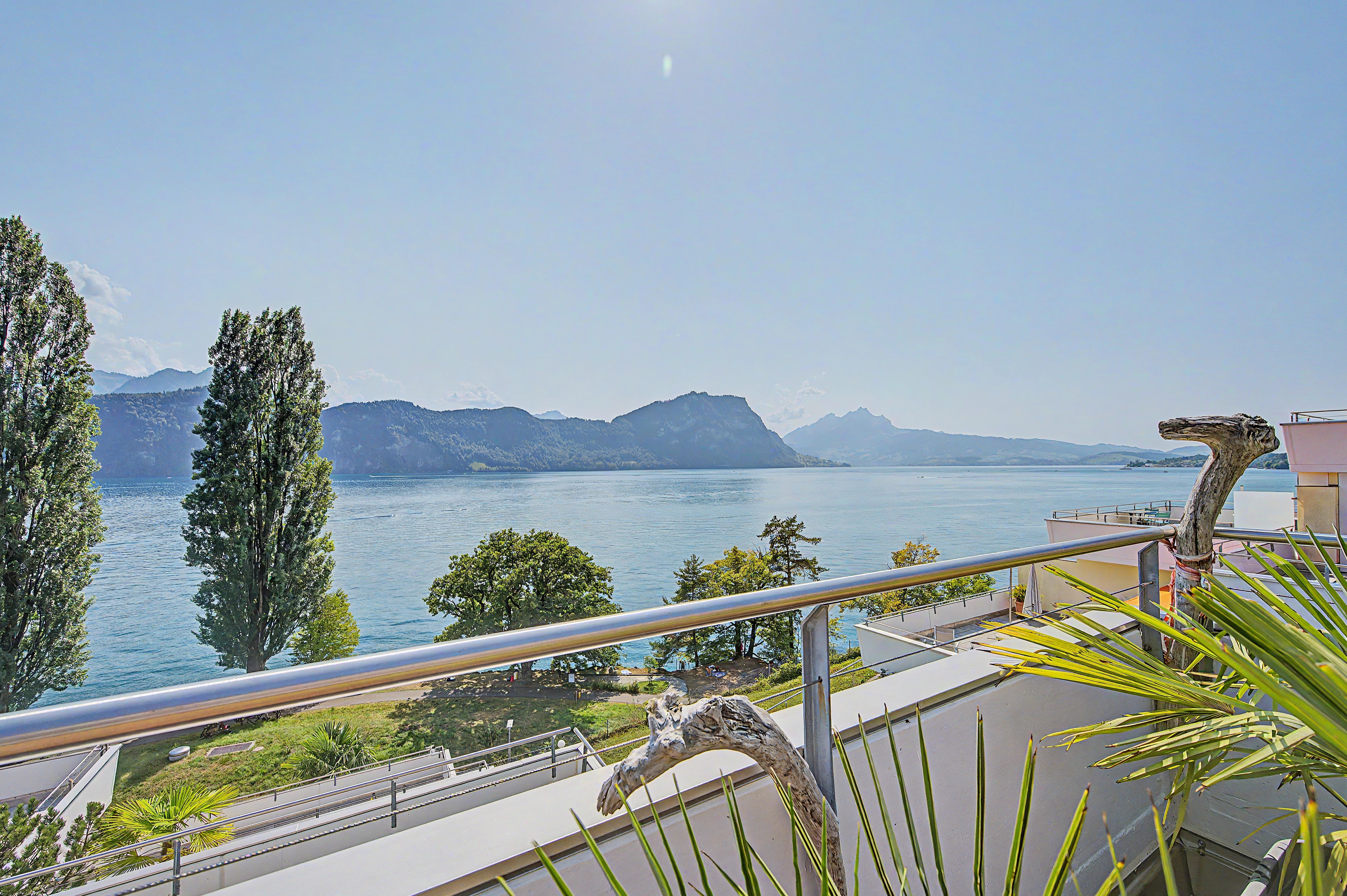 Terrassenwohnung mit traumhaftem Blick auf Vierwaldstättersee & Berge