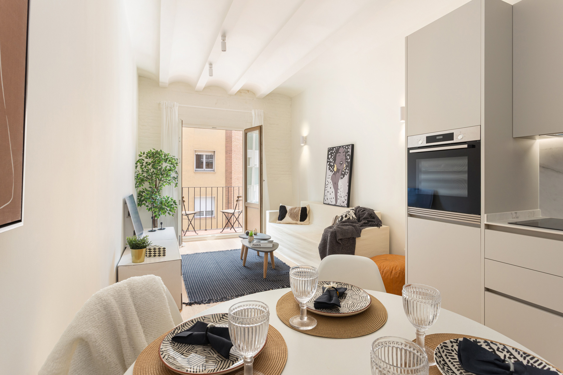 Elegant renovated apartment in Hostafrancs