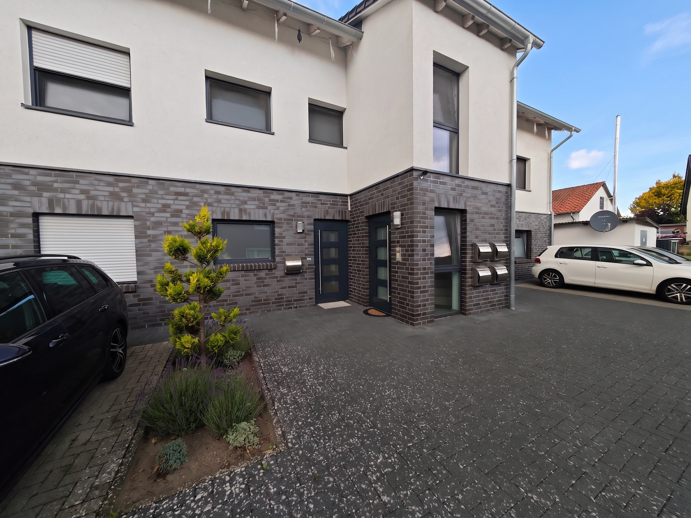 Modernes Zuhause mit Balkon