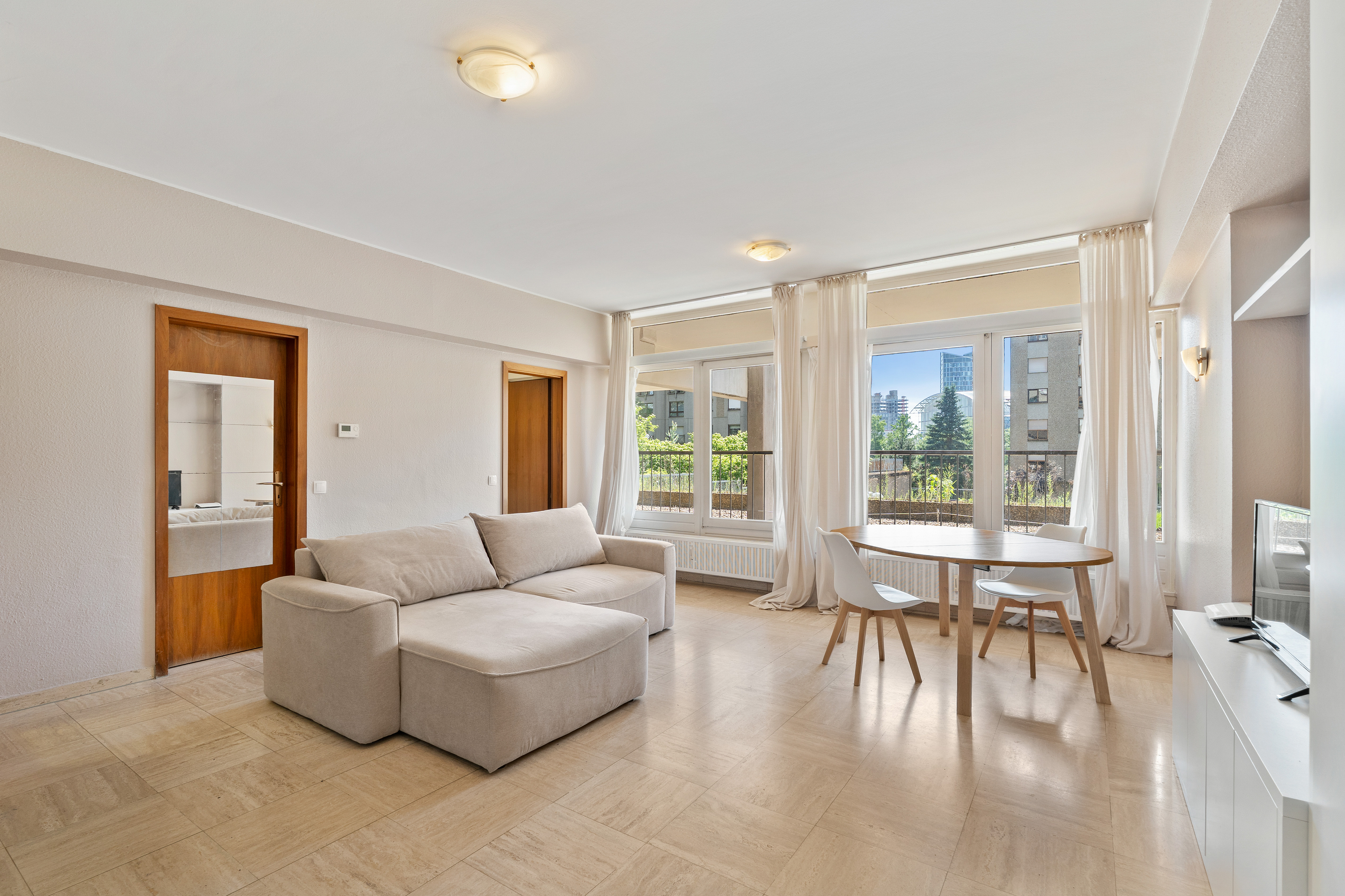 Functional studio ideally located in Kirchberg