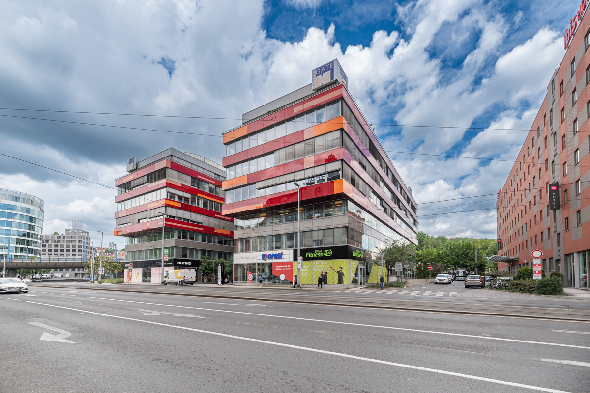 Ground-floor offices in a sought-after location in Smíchov