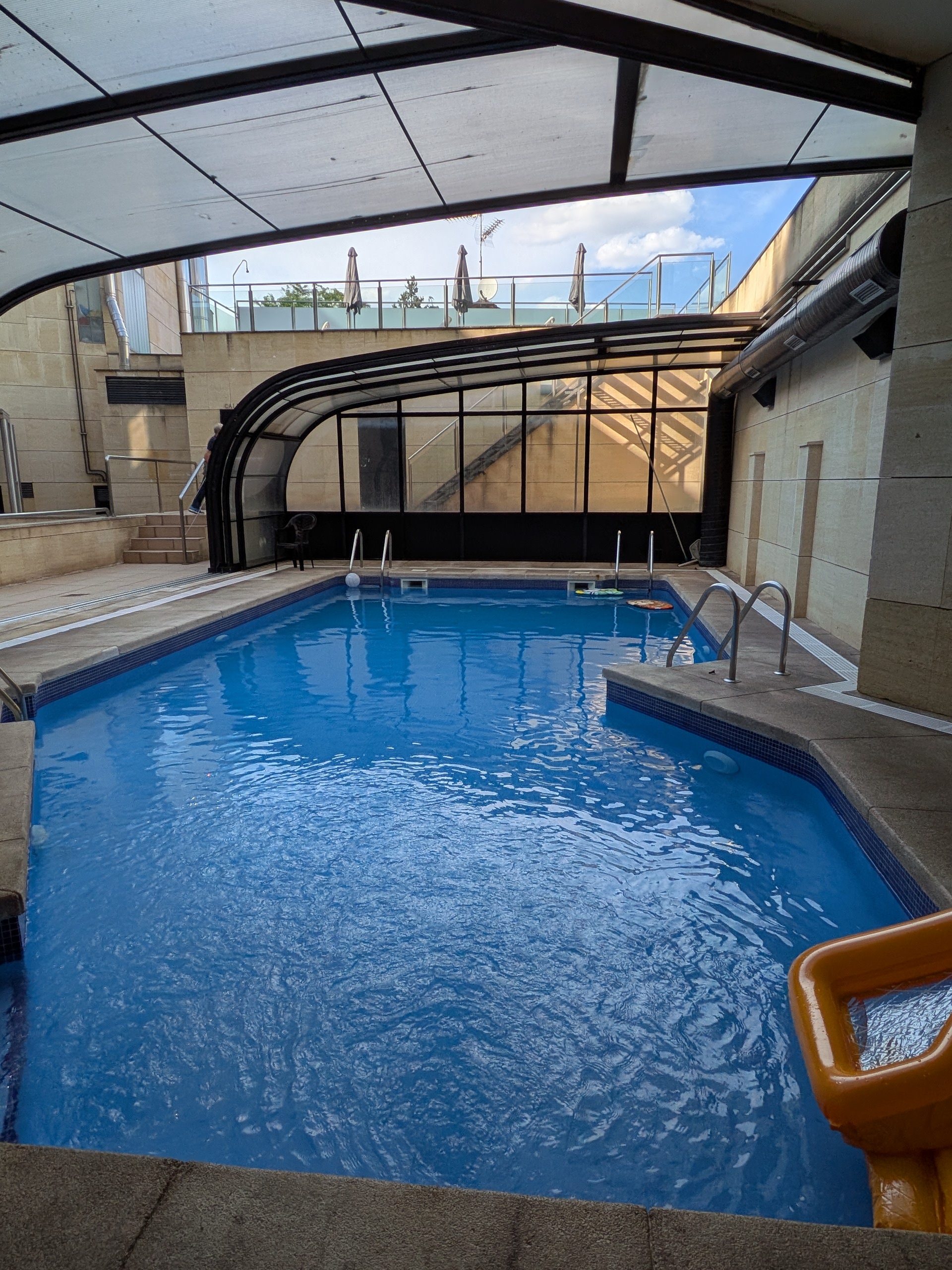 Estudio tipo loft con piscina, garage y gym en Chamartín