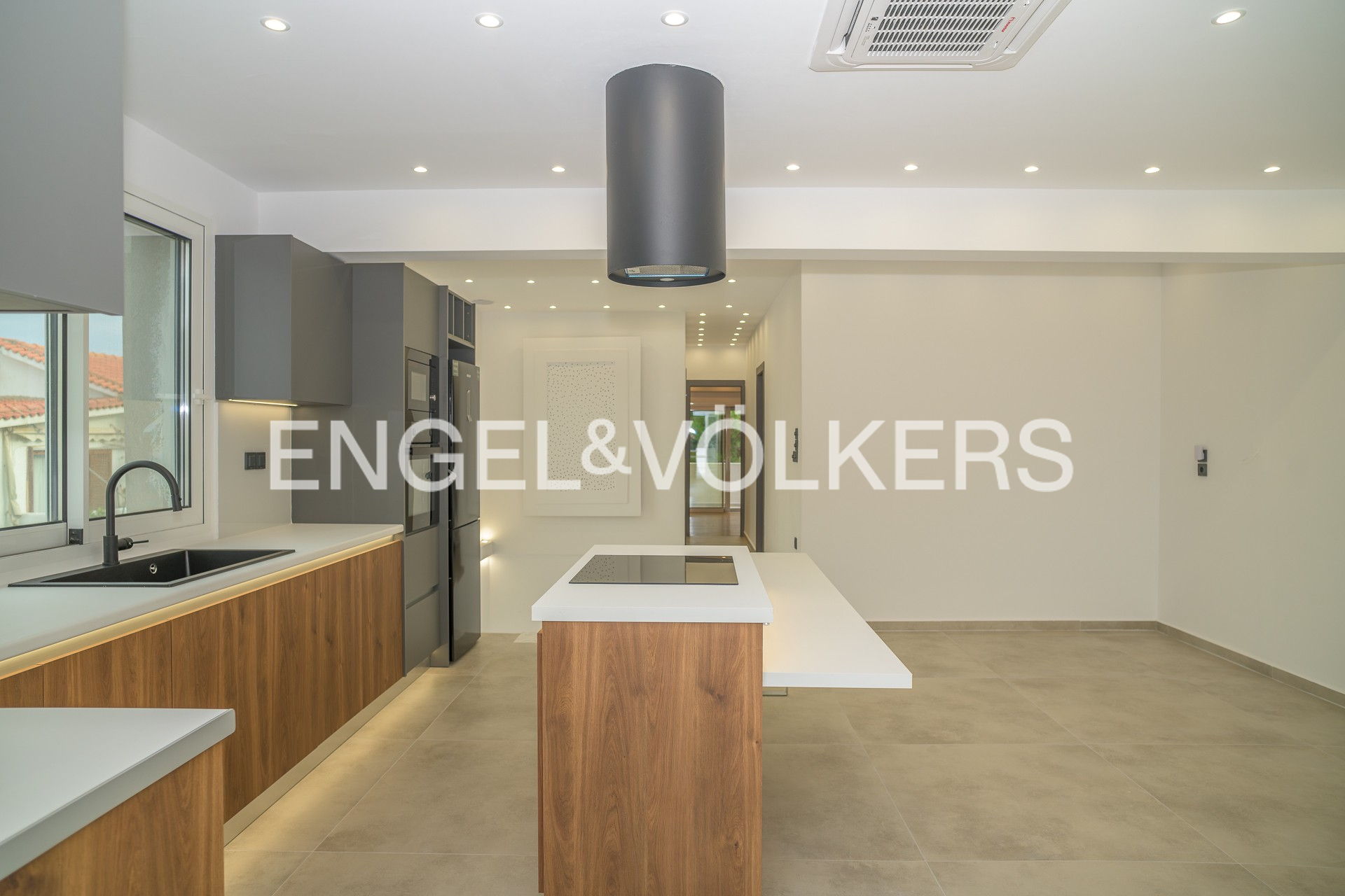 Modern 2-Bedroom Apartment in Loutraki