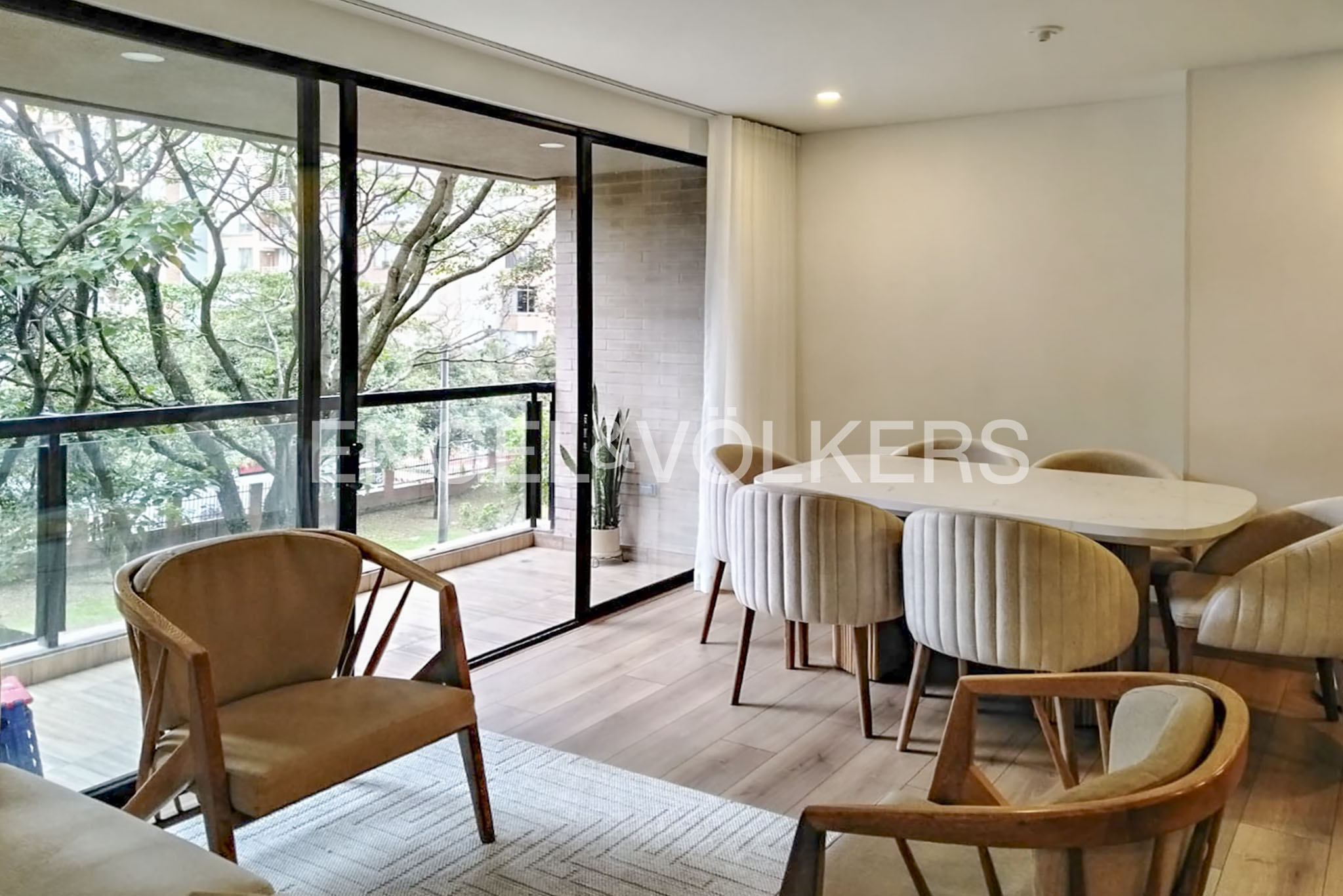 Apartamento con balcón y clubhouse para venta en Colina Campestre