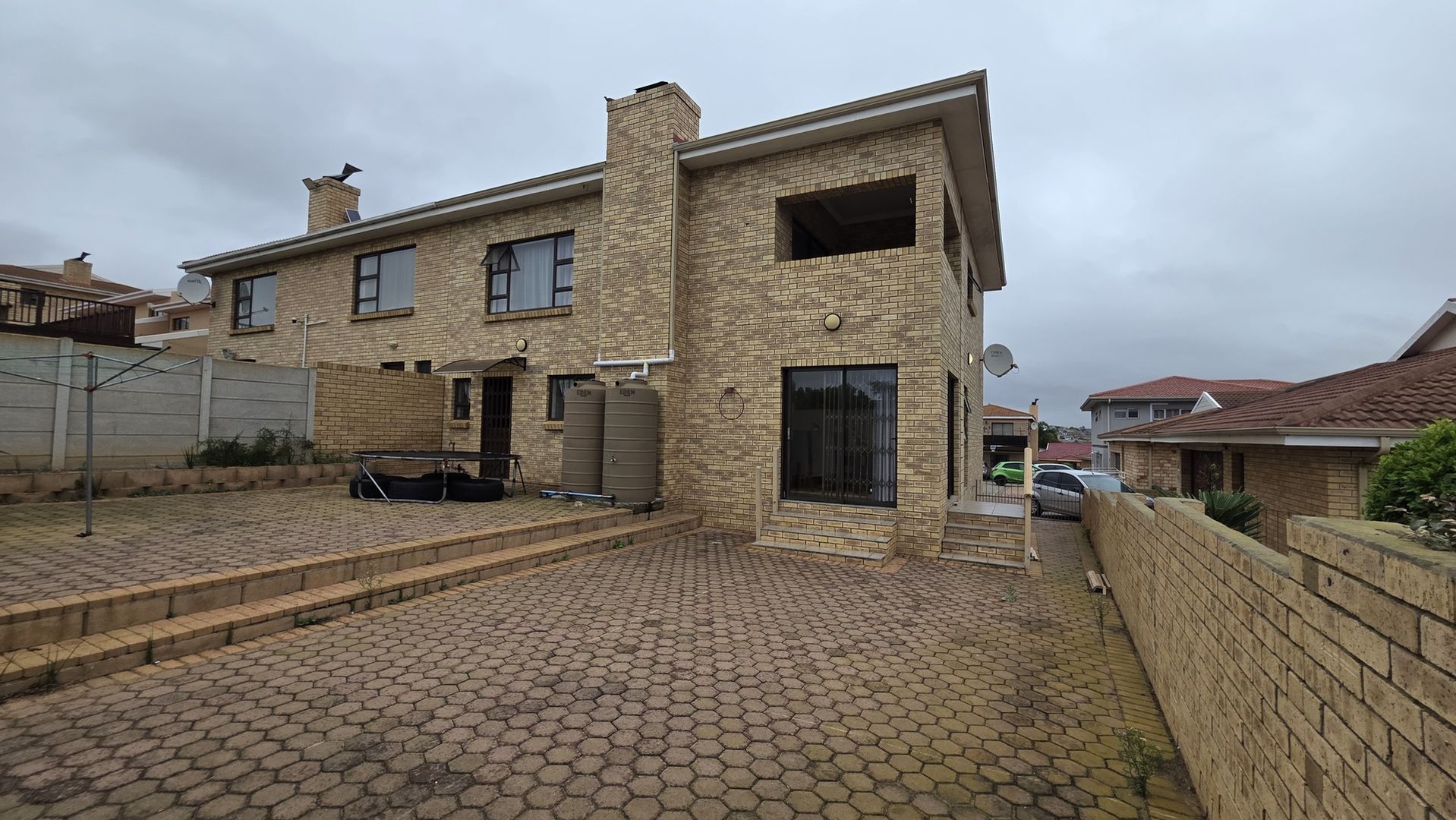 Stunning Townhouse in Hartenbos Heuwels