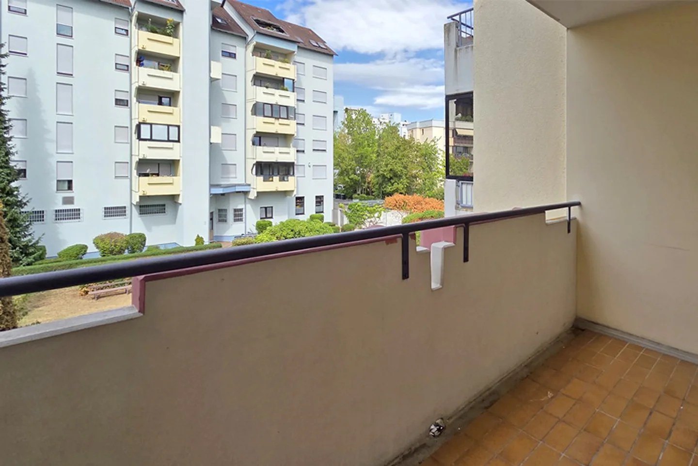 Stadtnahe 3-Zimmer-Wohnung mit Balkon und zwei TG-Stellplätzen - Foto 5