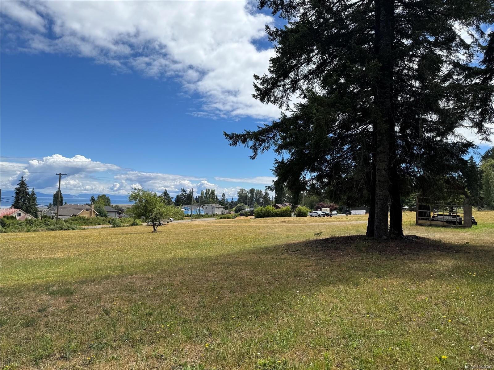 Exceptional ocean-view acreage in the charming Royston!