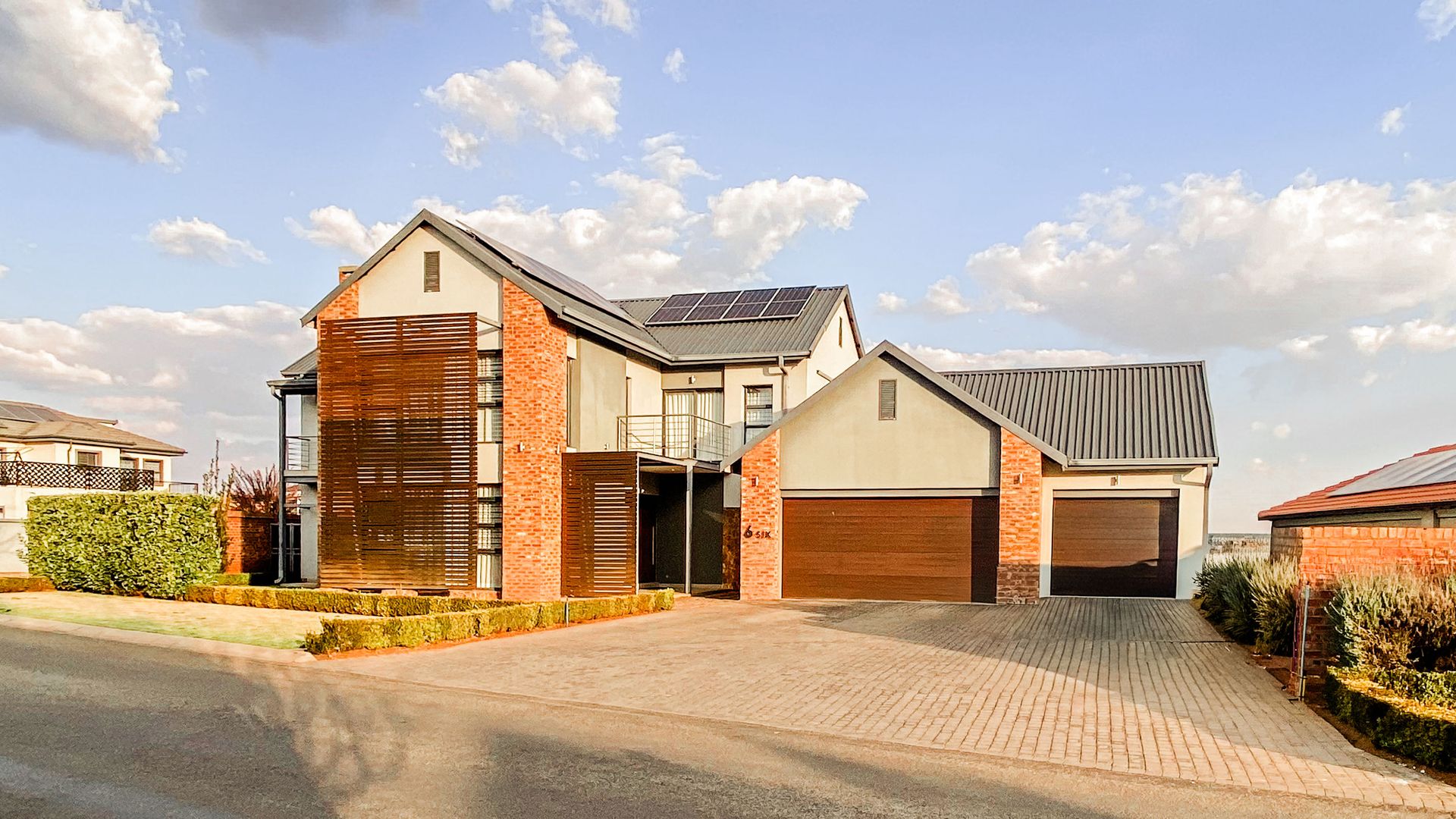 Tuscany Ridge Estate living