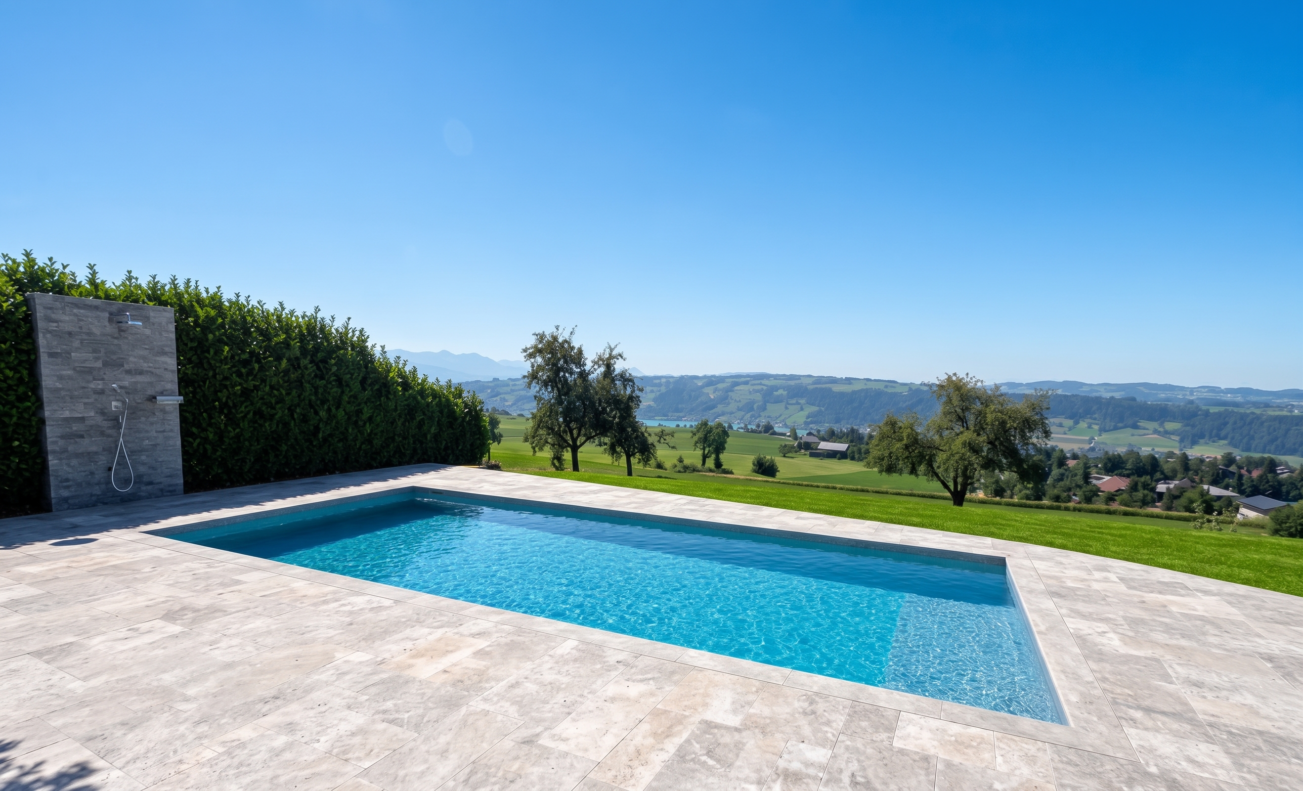Diskretes Immobilienangebot: Exklusive Landhausvilla in unverbaubarer Aussichtslage mit Pool & Wellness [KI-modifiziert]