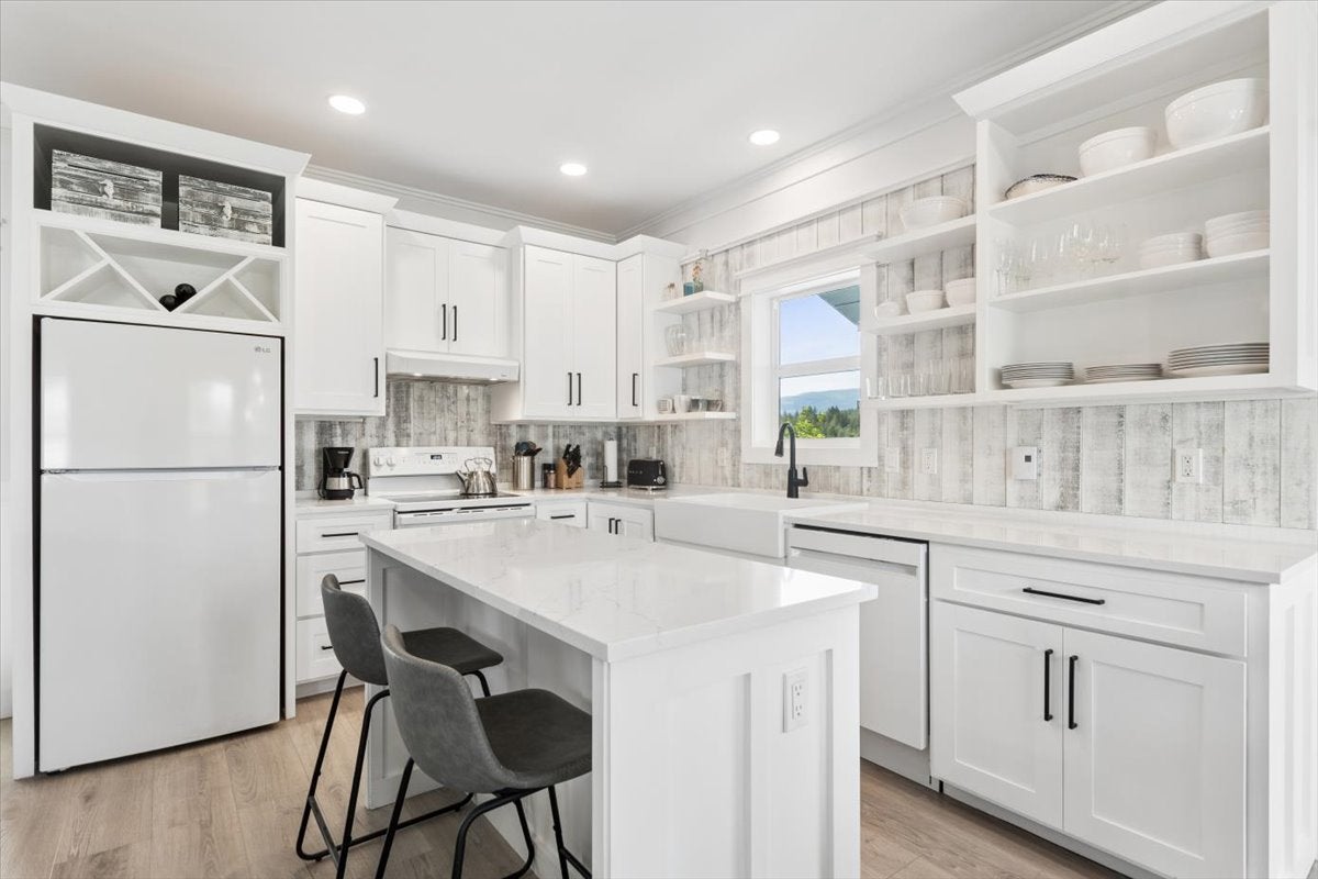 Immaculate Home near Lake Koocanusa