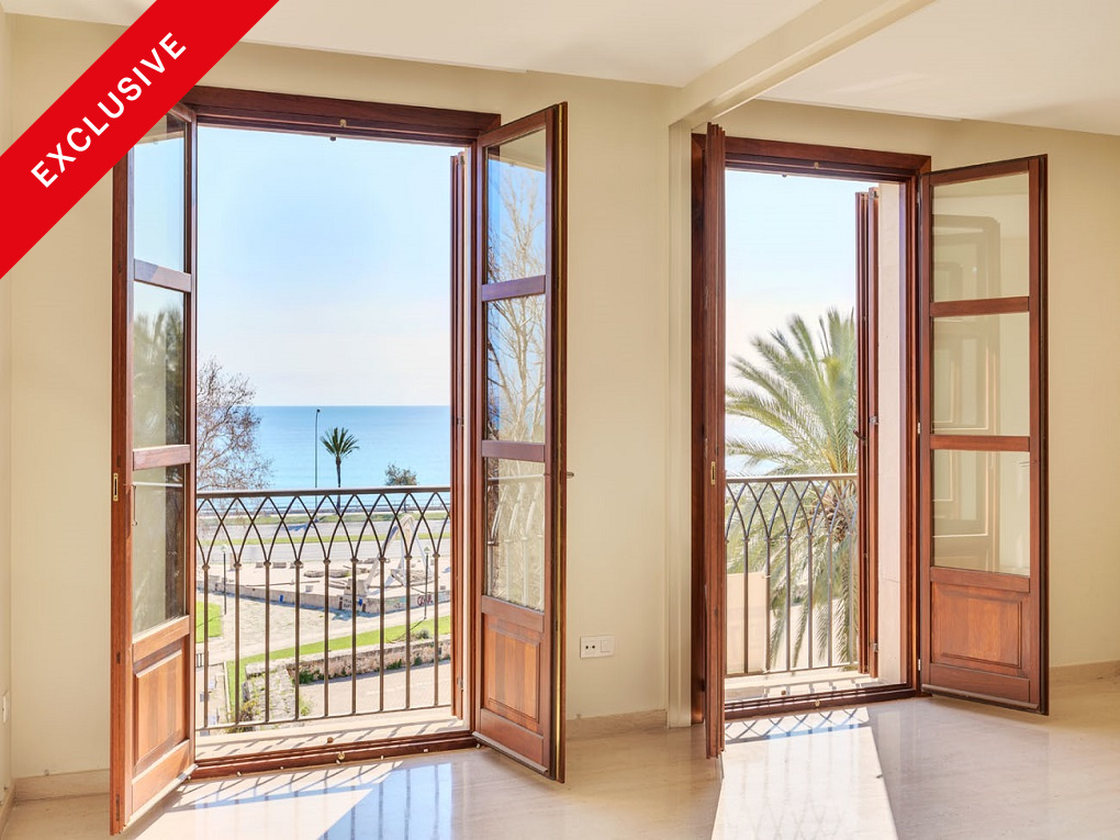 Sunny apartment for rent for six months—with an elevator, balcony, and ocean view in Calatrava