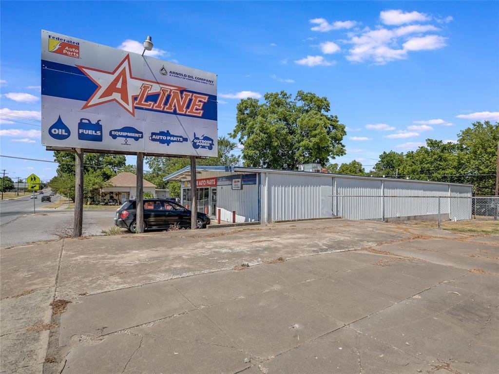 Exceptional Commercial Assemblage in Taylor