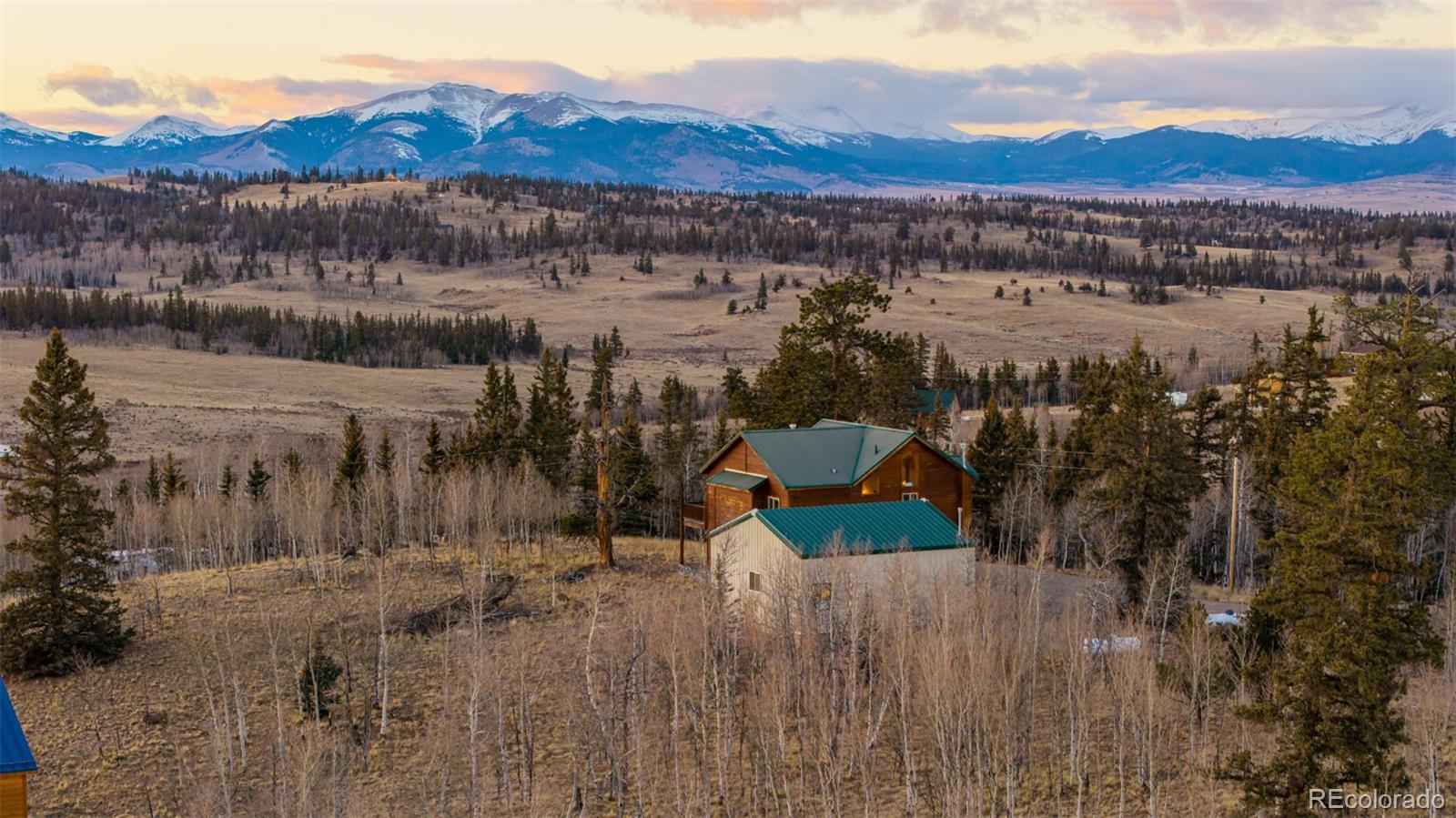 Luxury Retreat with Panoramic Mountain Views