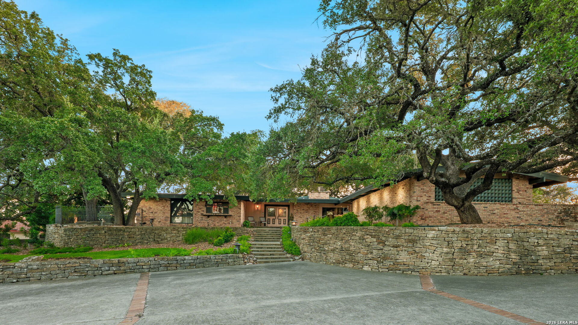 Mid-Century Modern Private Sanctuary on 1.5 Acres