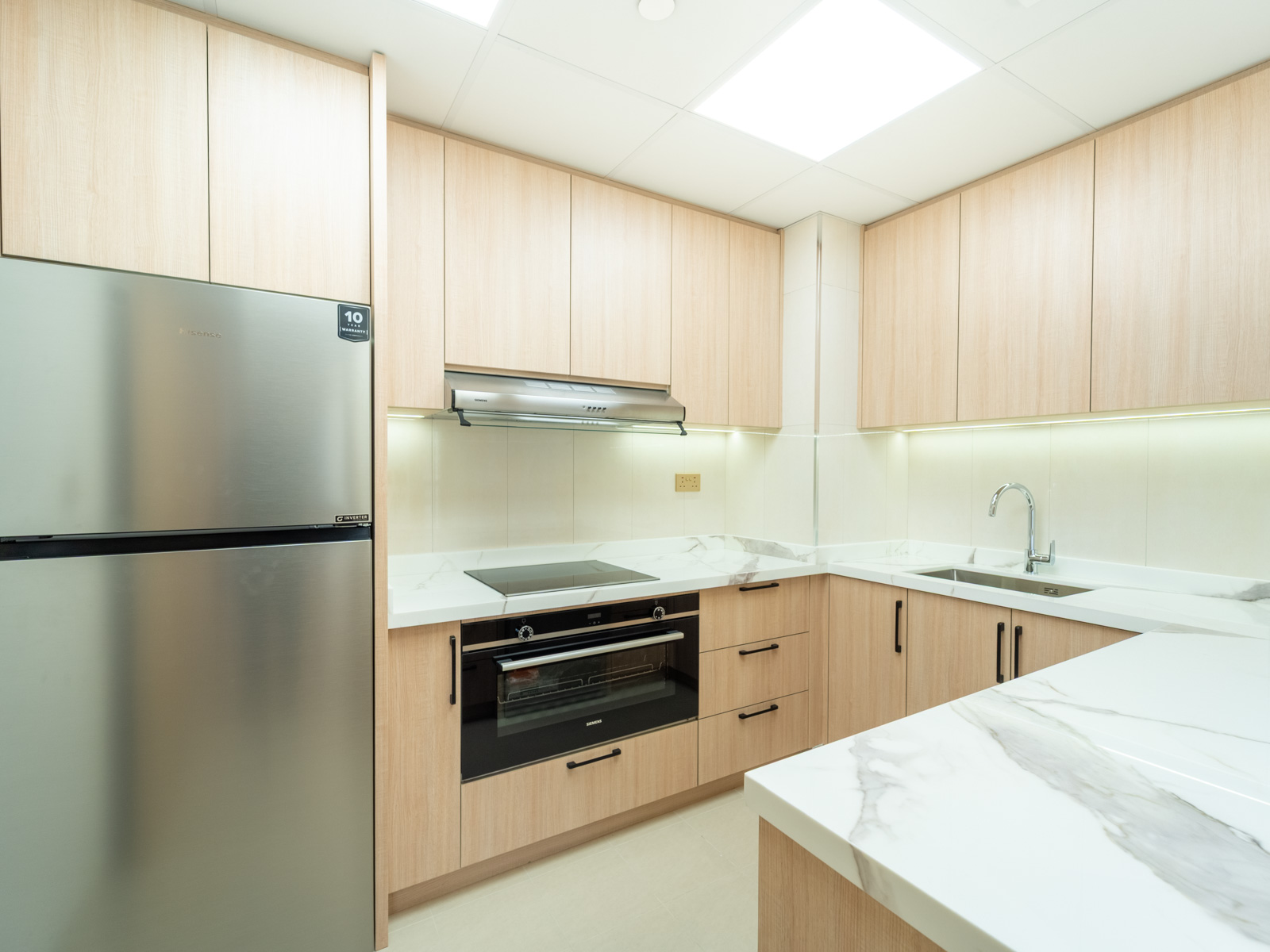 Unfurnished | Upgraded | High Floor | Marina View
