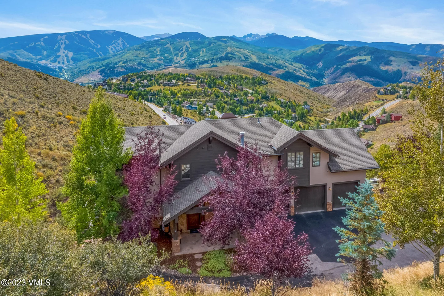 Custom Mountain Home with Panoramic Views