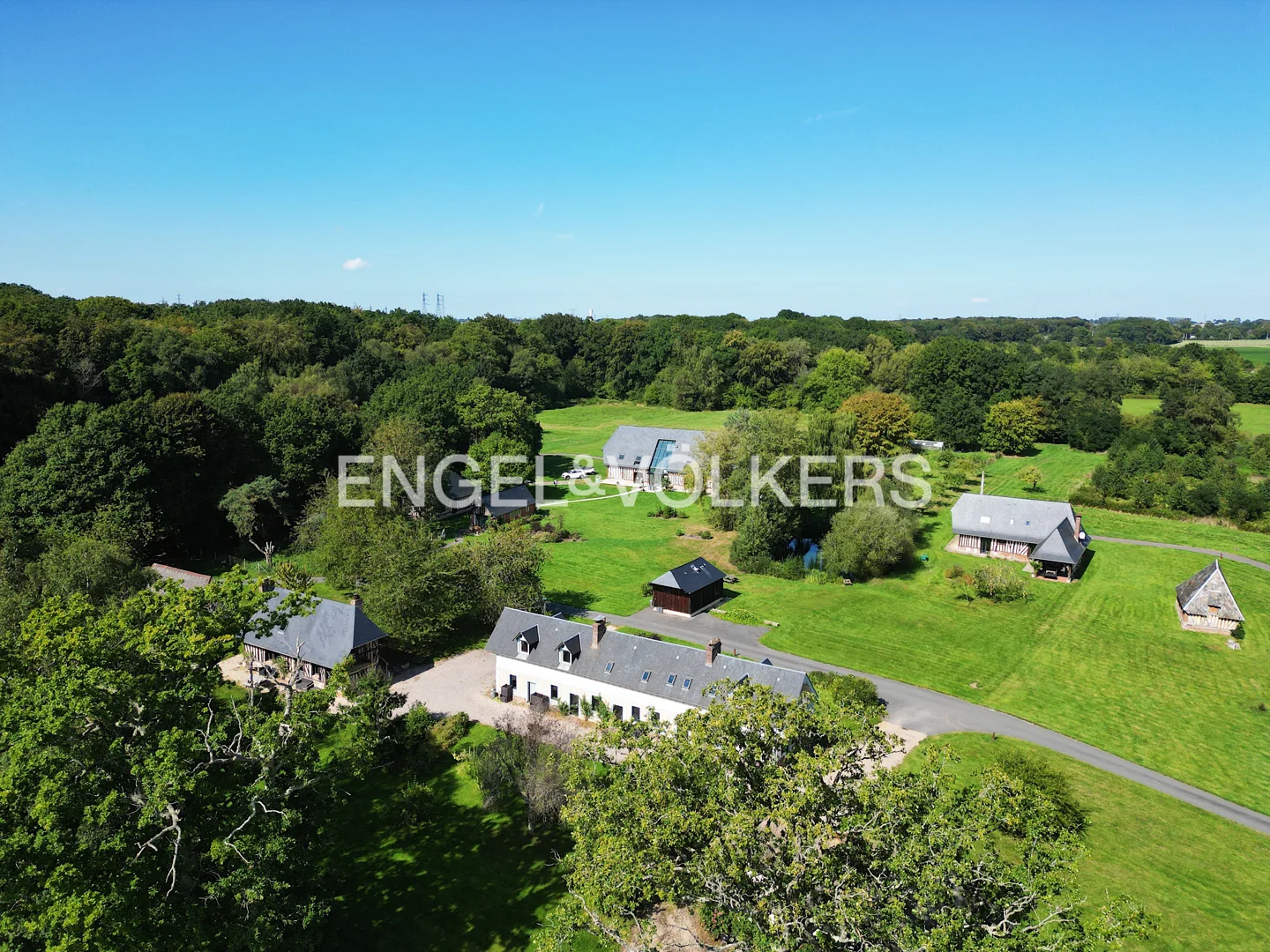 Magnificent estate on 8.7 hectares - Eure department