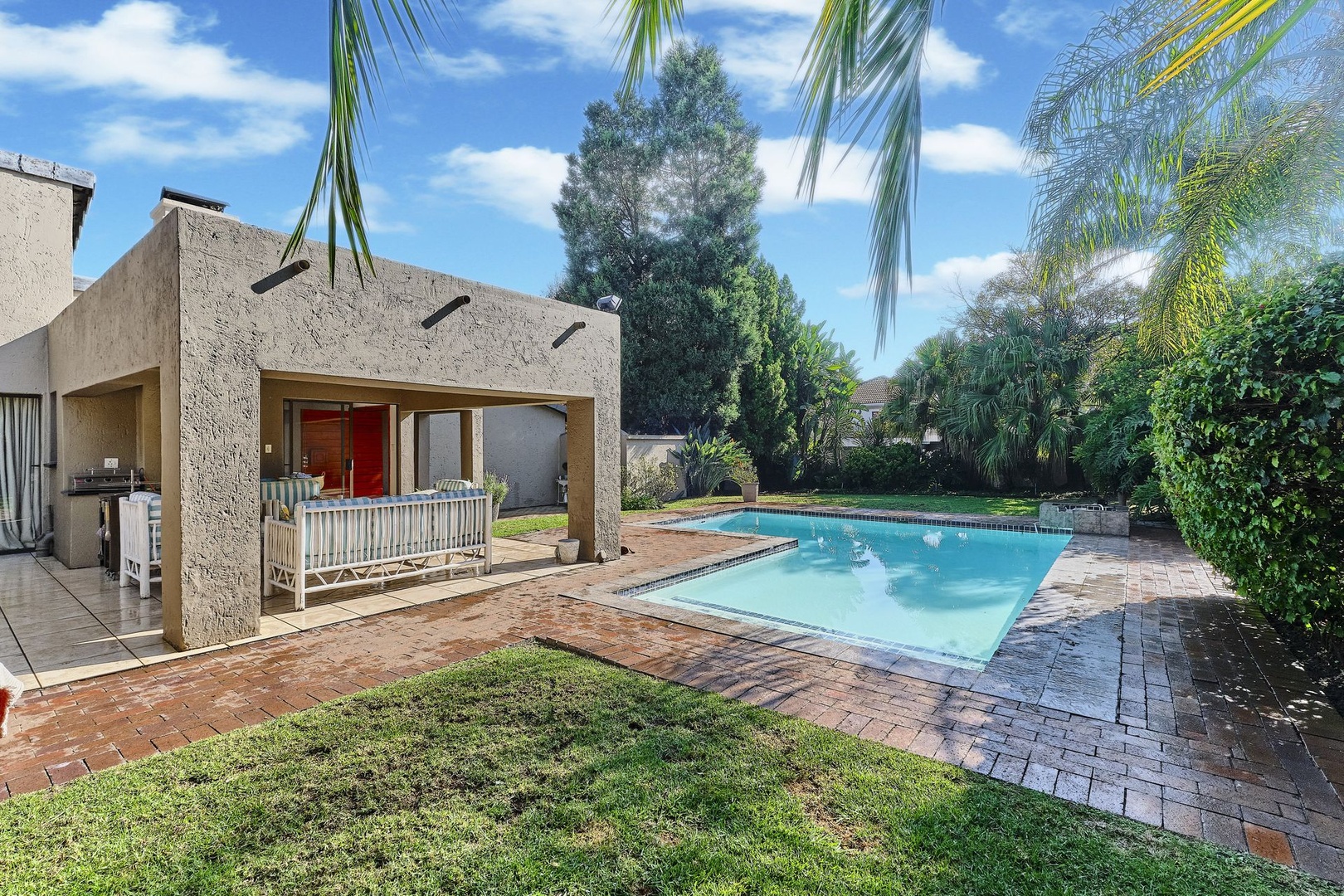 A beautiful 4 bedroom north-facing home