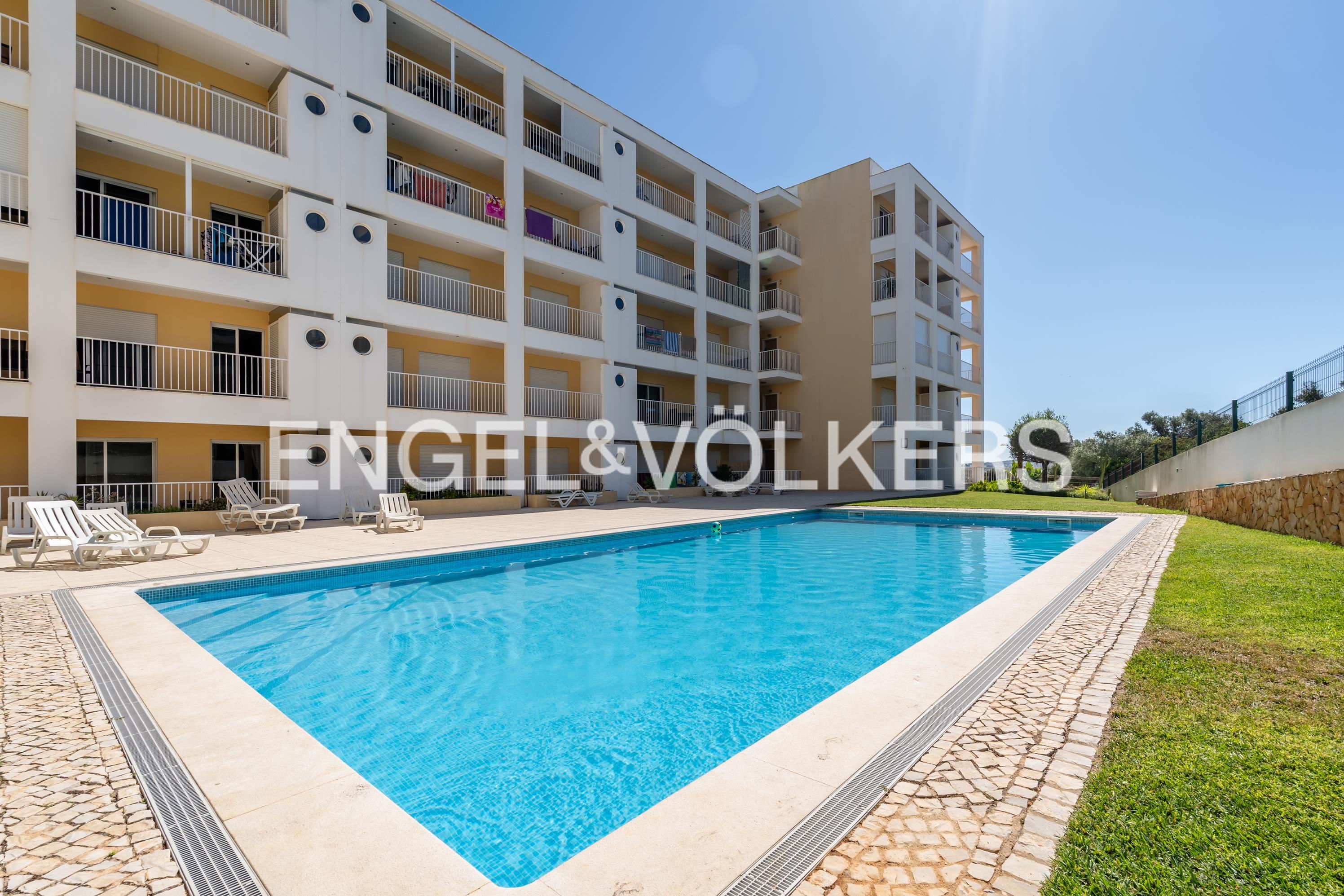 Wohnung T0+1 mit Balkon – Praia da Rocha, 700 m vom Strand entfernt