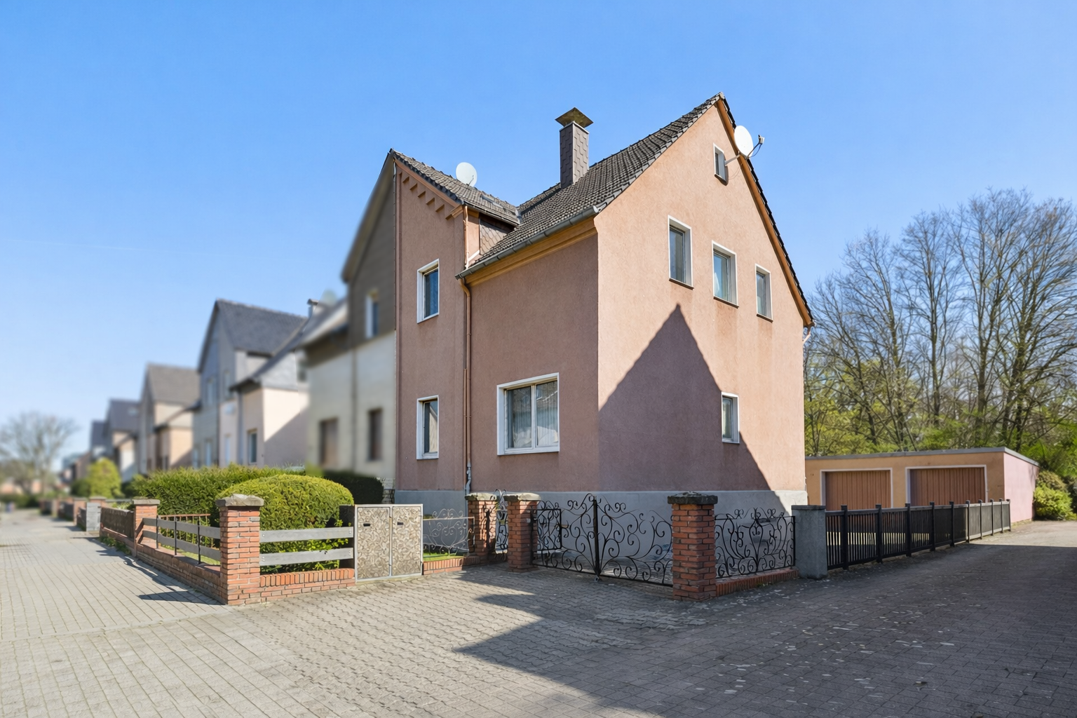 Viel Raum. Viel Grün. Viel Leben – Mehrgenerationenhaus in Top-Ruhelage