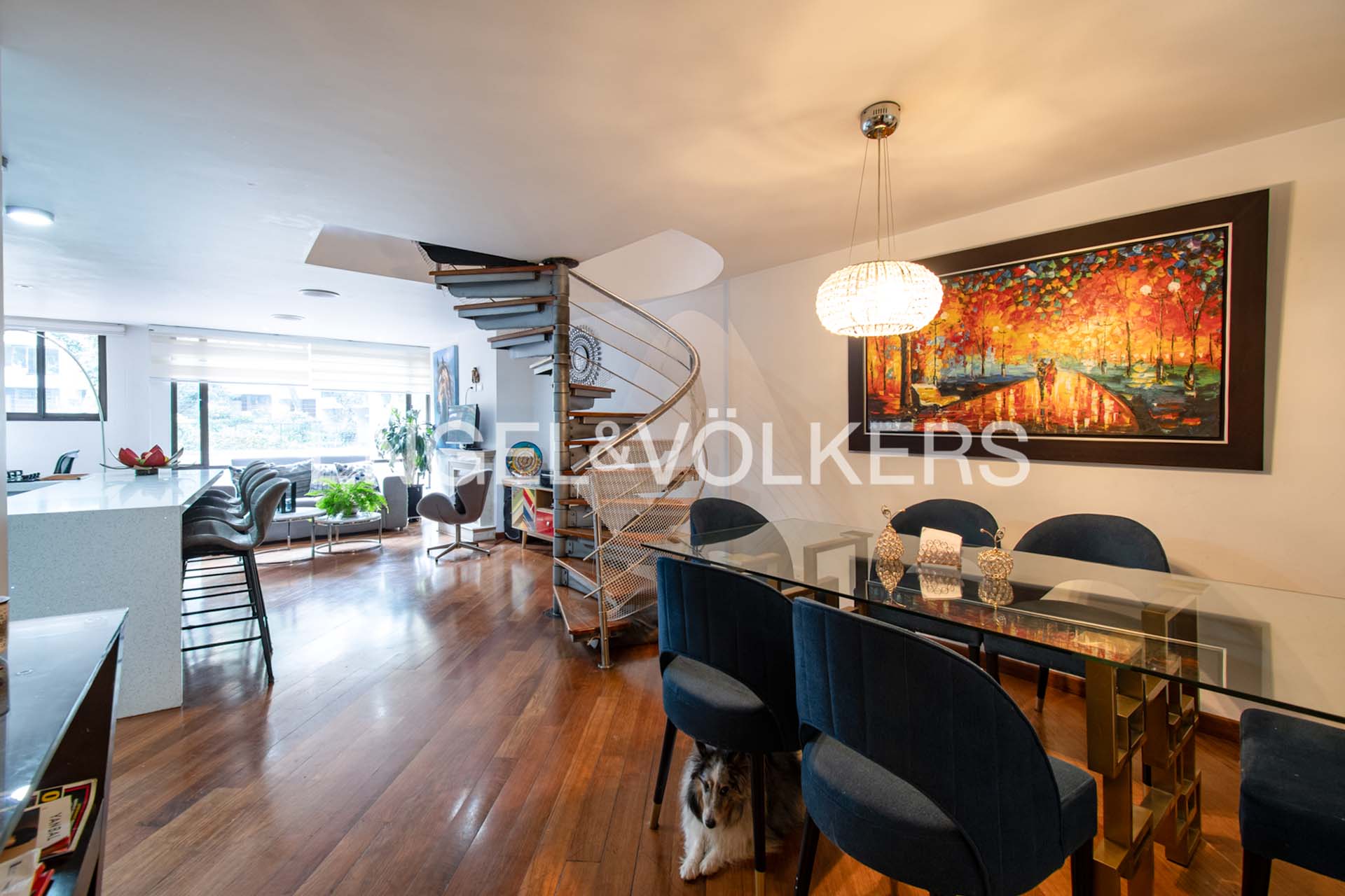 Amplio y moderno dúplex para la venta en Rosales bajo