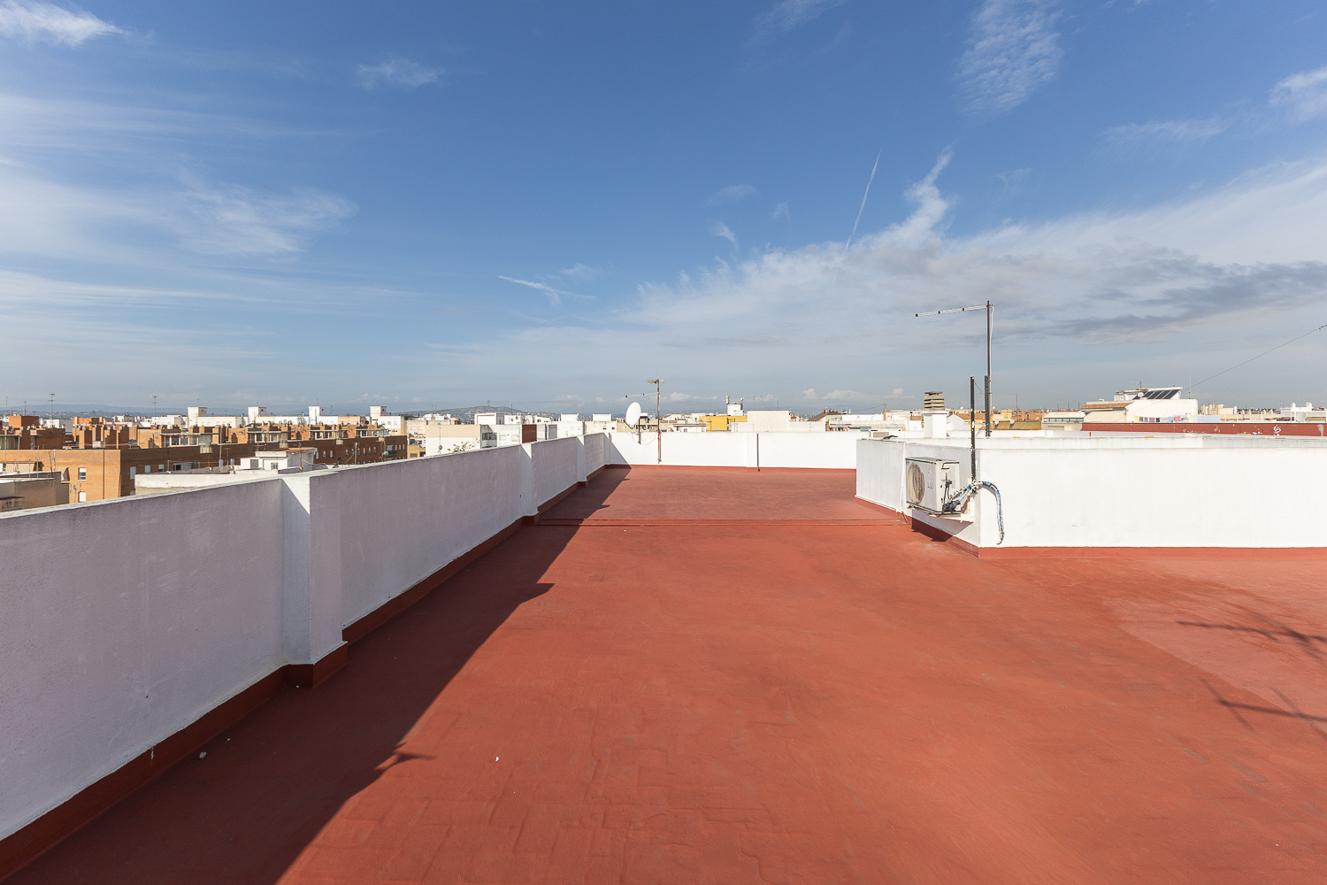 Penthouse with Spectacular Private Terraces in Alaquàs