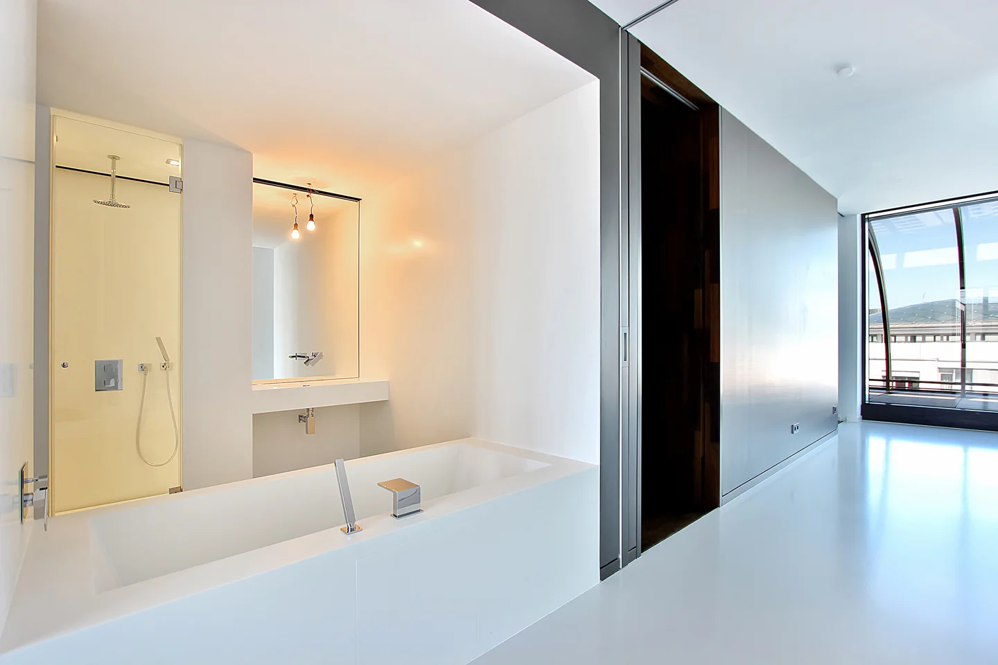 Über den Dächern der Friedrichstadt: Weitläufiges Penthouse im Upper Eastside Berlin - Foto 4