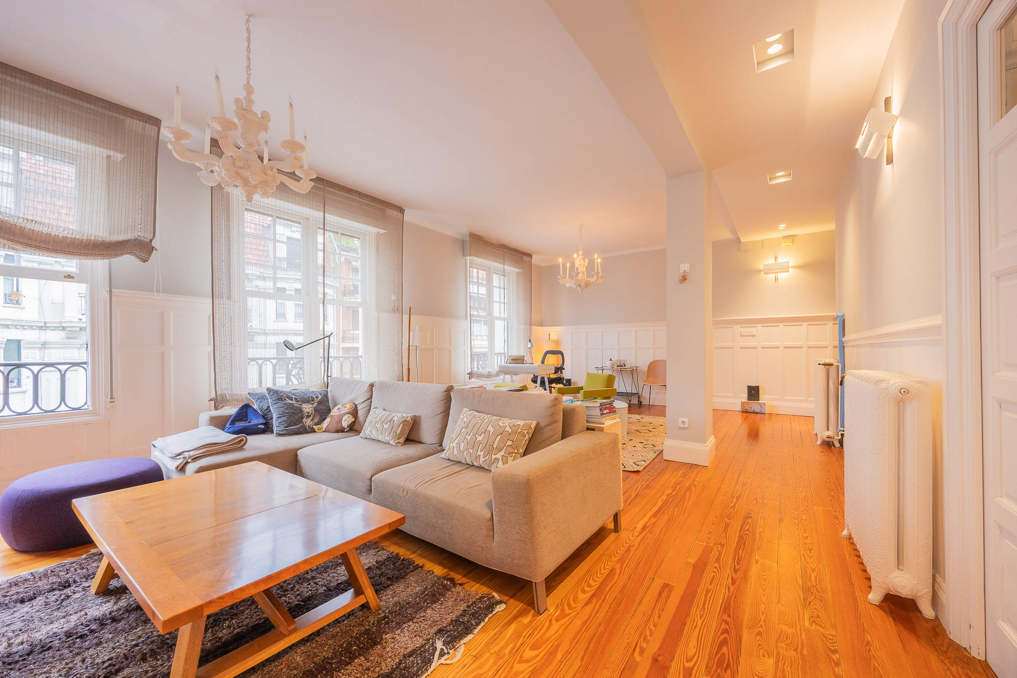 Apartment for sale in a grand building on Arriquibar Square