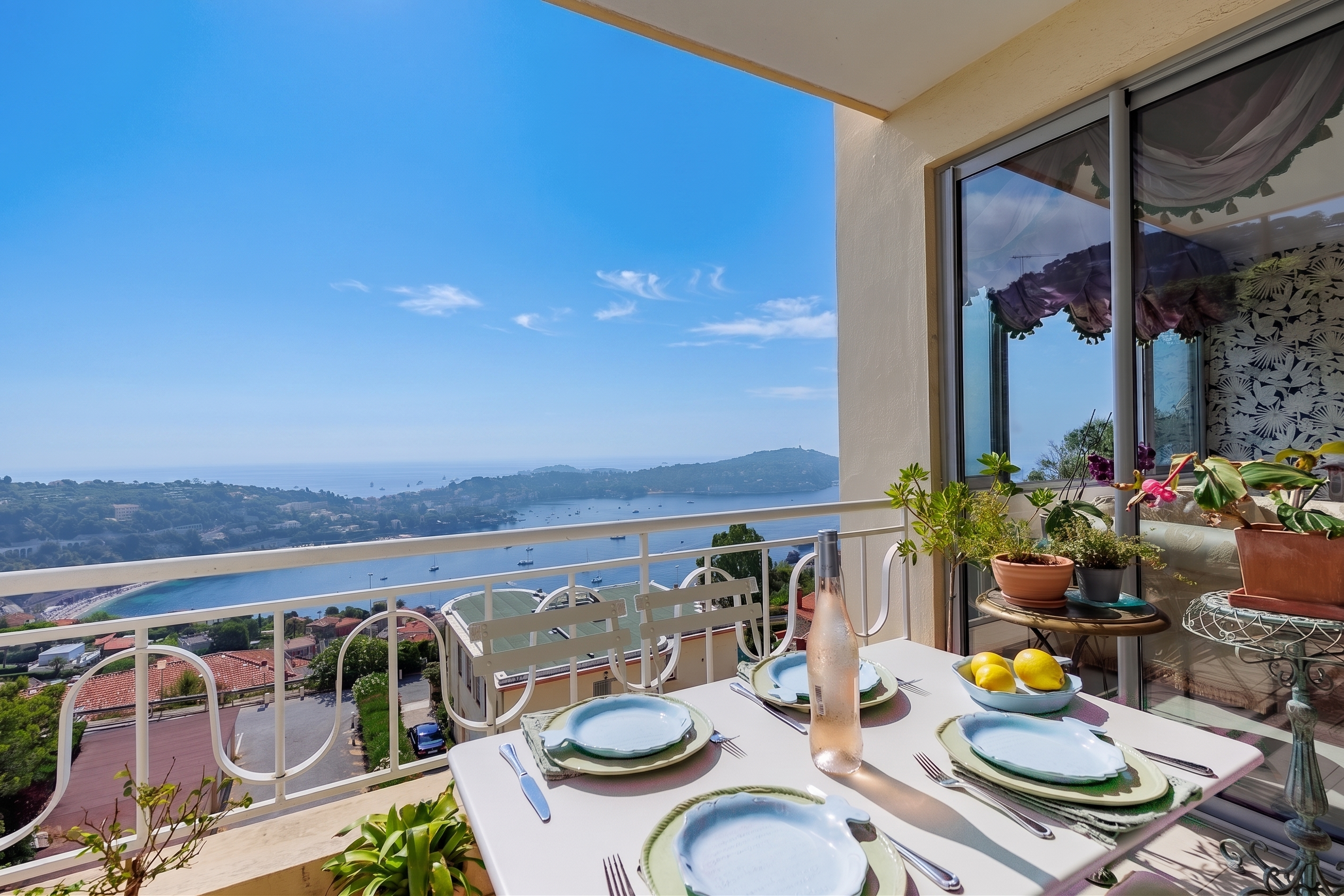 Apartment mit Blick auf Cap Ferrat und Terrasse