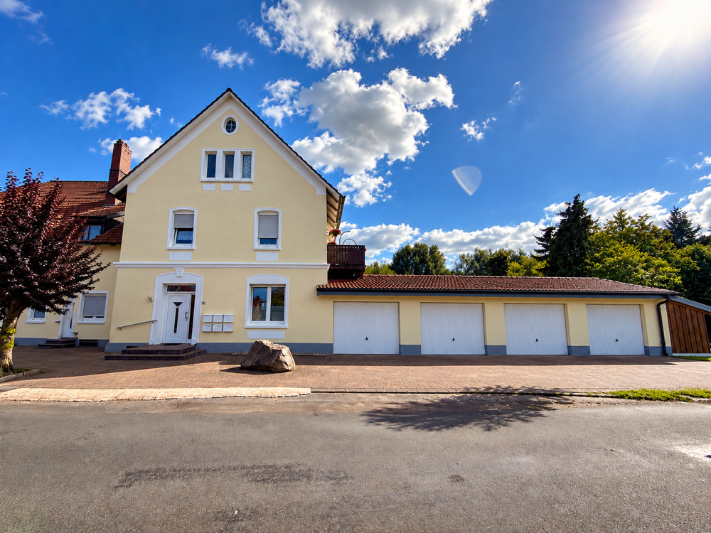Solides Mehrfamilienhaus mit attraktiver Rendite und vielseitigem Vermietungspotential
