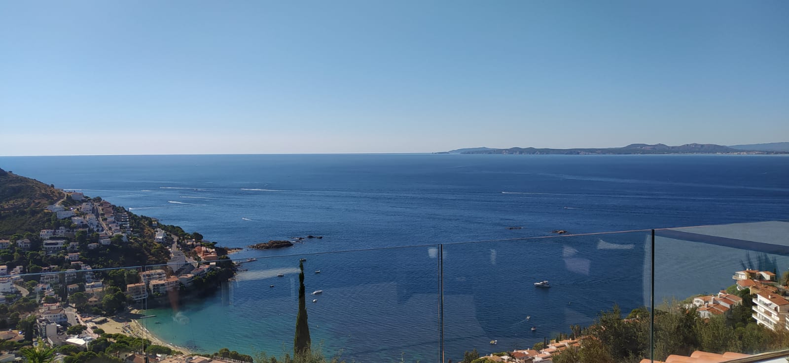 Completely renovated apartment with a spectacular sea views in Roses, Canyelles