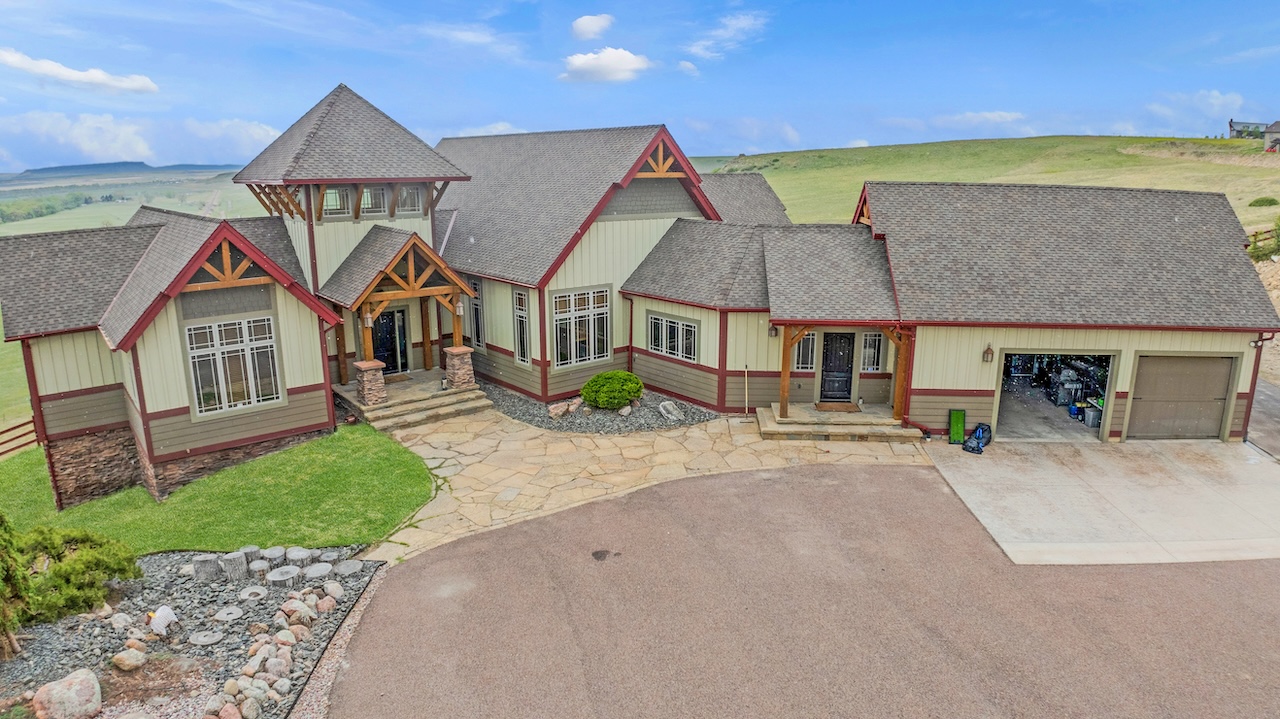 Home with Sweeping Views of the Rocky Mountains