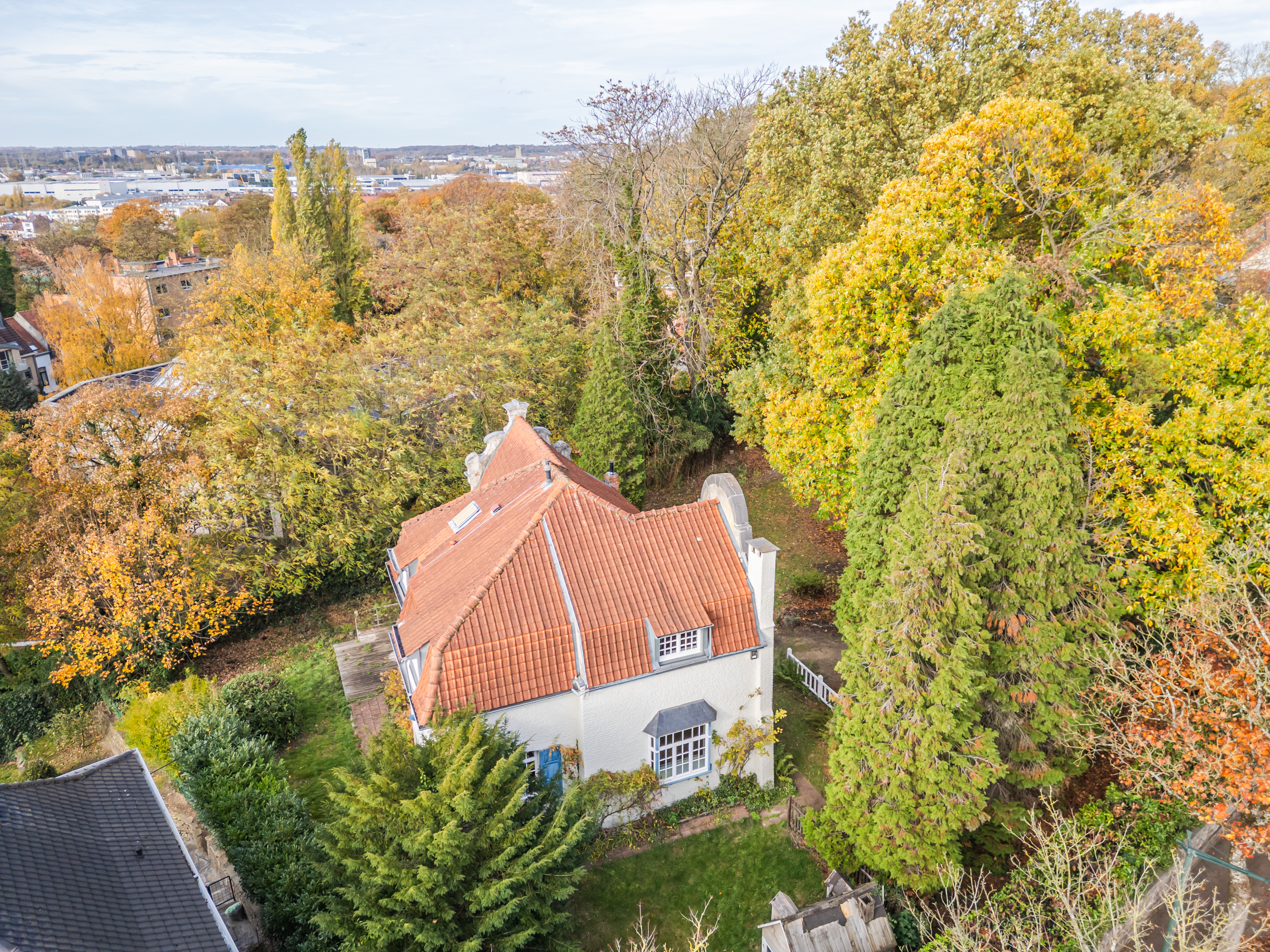 Villa historique à Uccle – Charme d’époque, superbe jardin.
