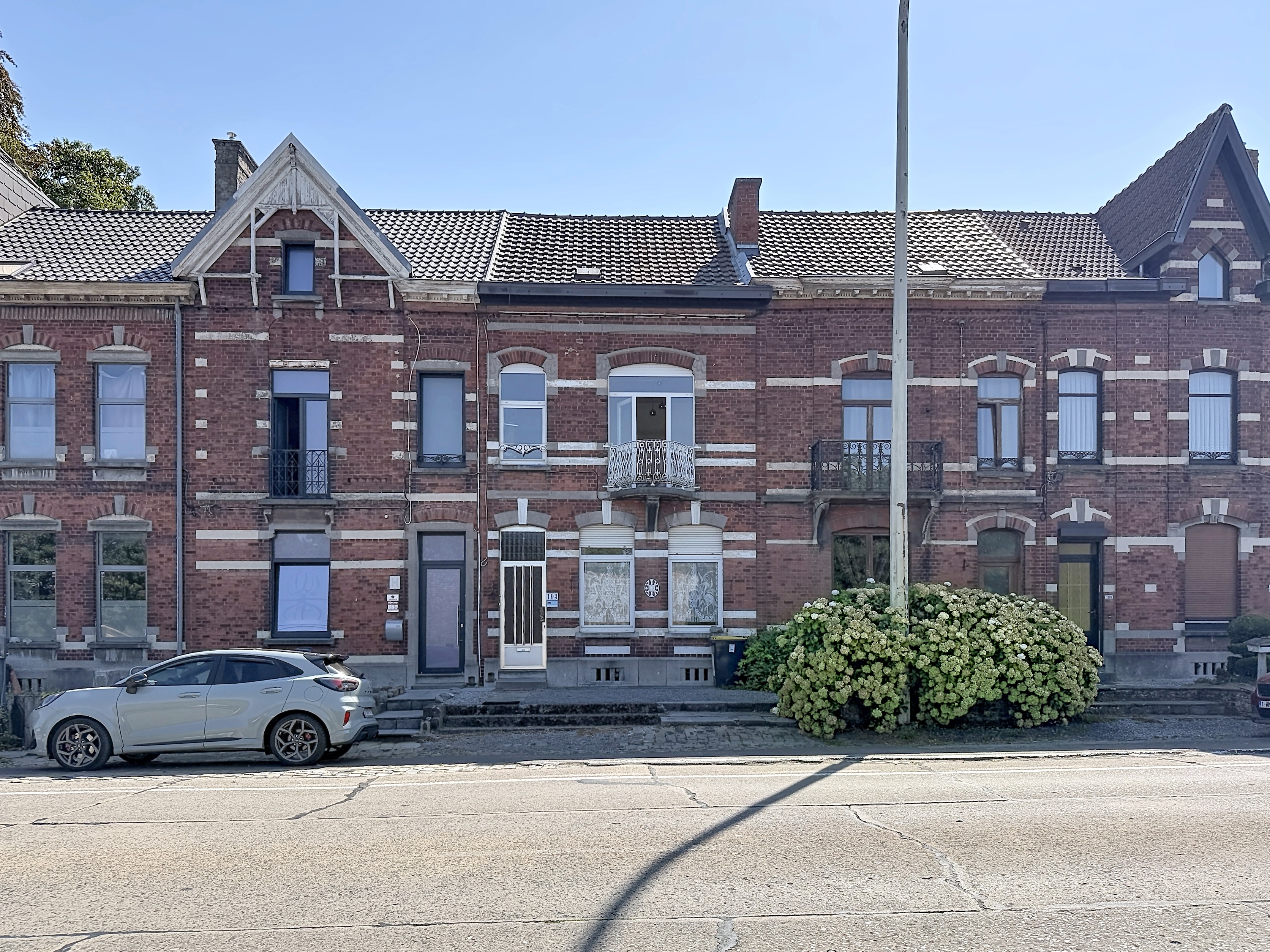 3-bedroom house with convertible attic and southeast-facing garden