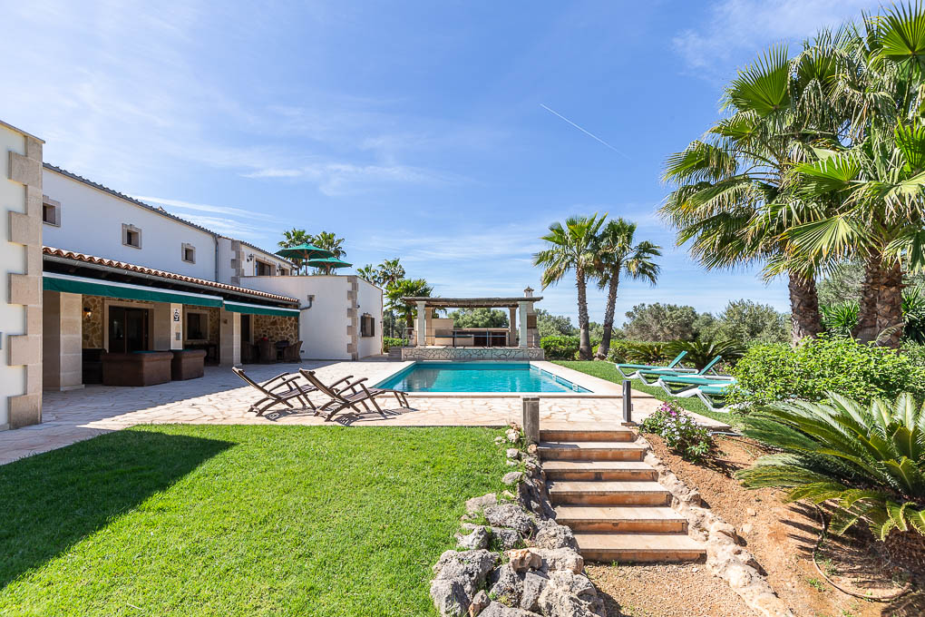 Moderne Villa mit mediterranem Charme nahe Llucmajor