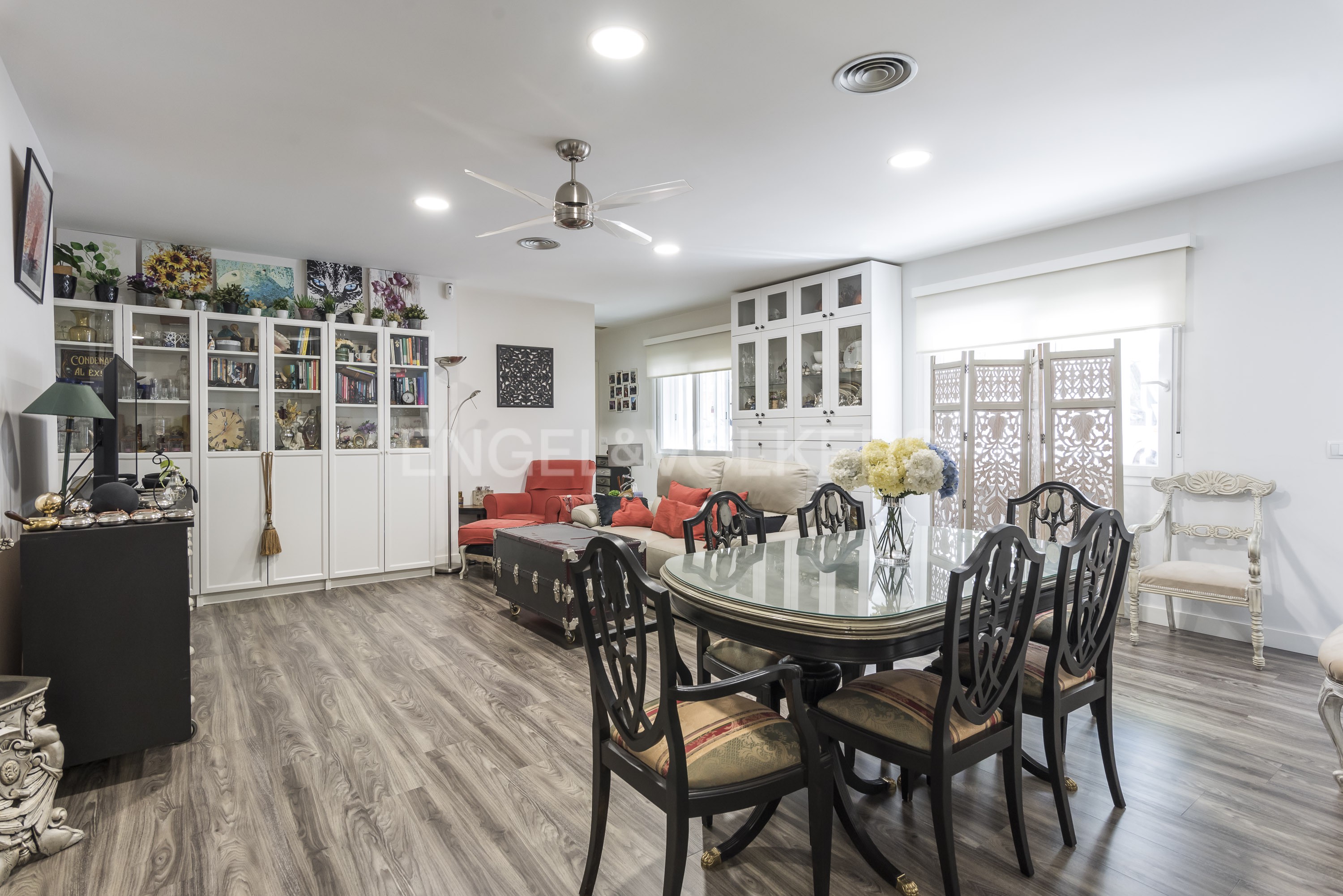 A cosy ground-floor flat and surgery in Bernabeú