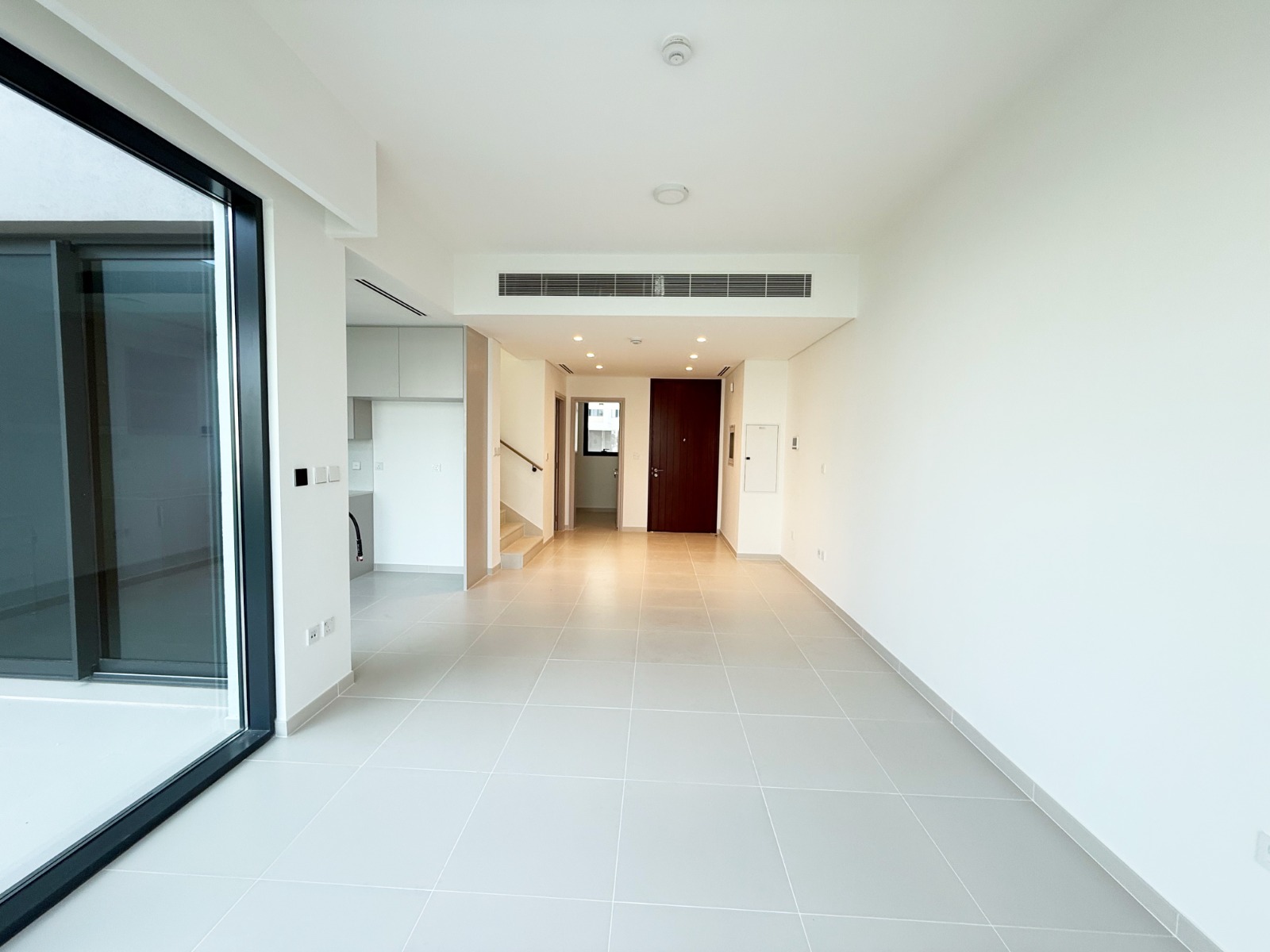 Ready to move in l Spacious Layout l Near Amenities