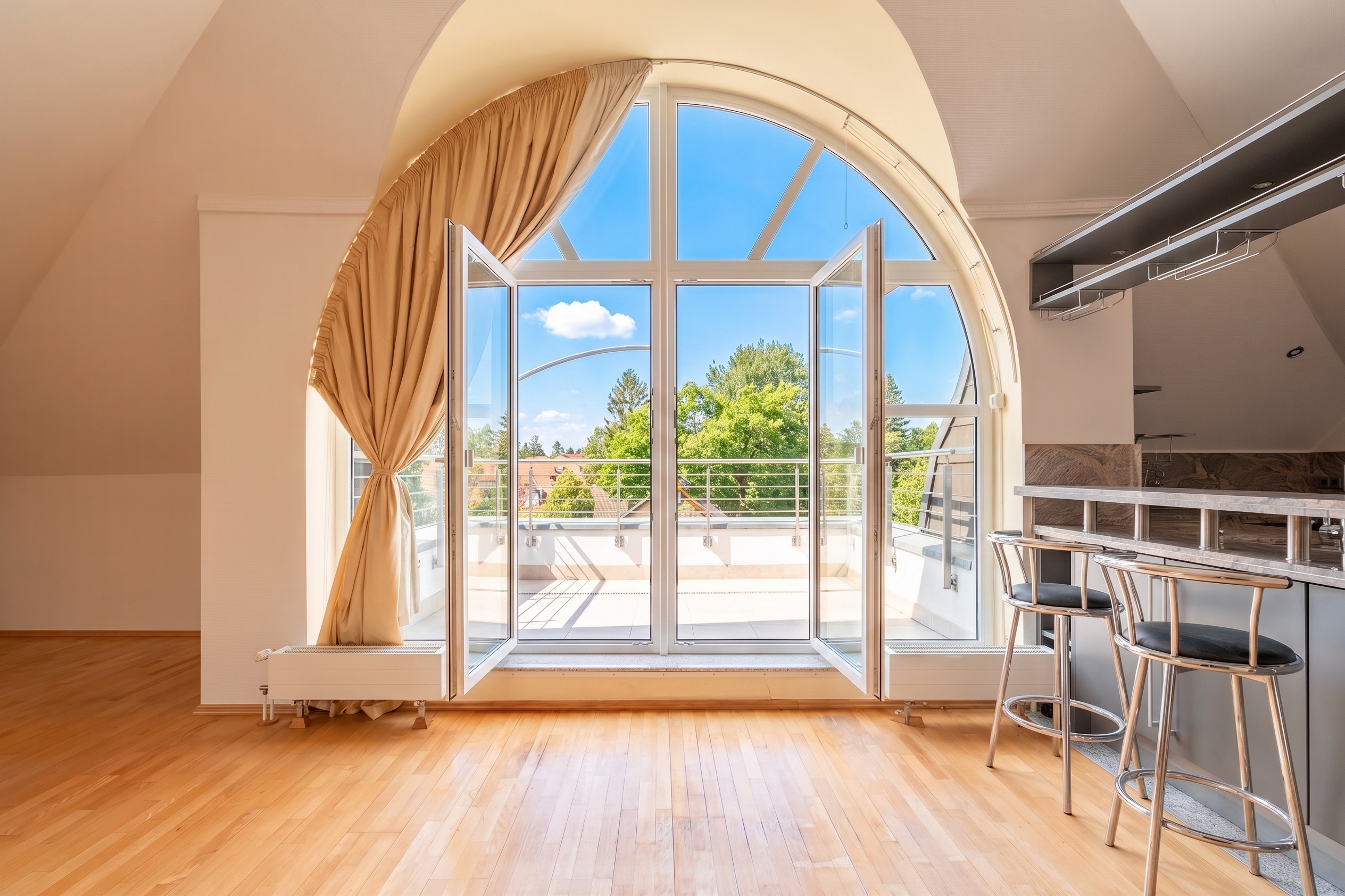 Dachgeschosswohnung mit offener Raumgestaltung