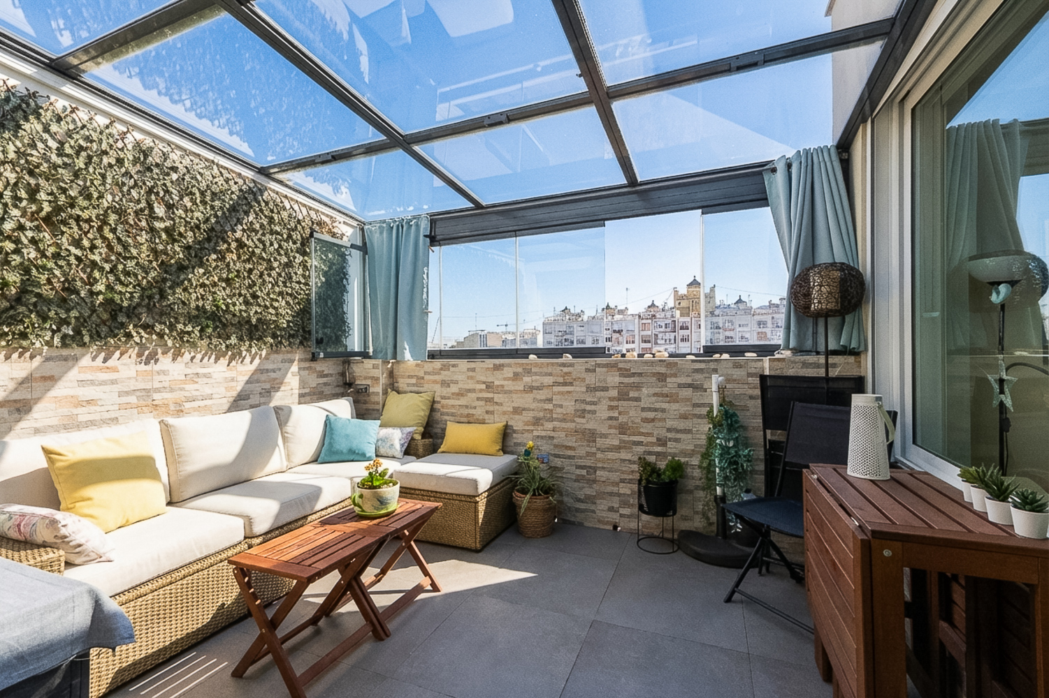 Renovated penthouse in Arrancapins