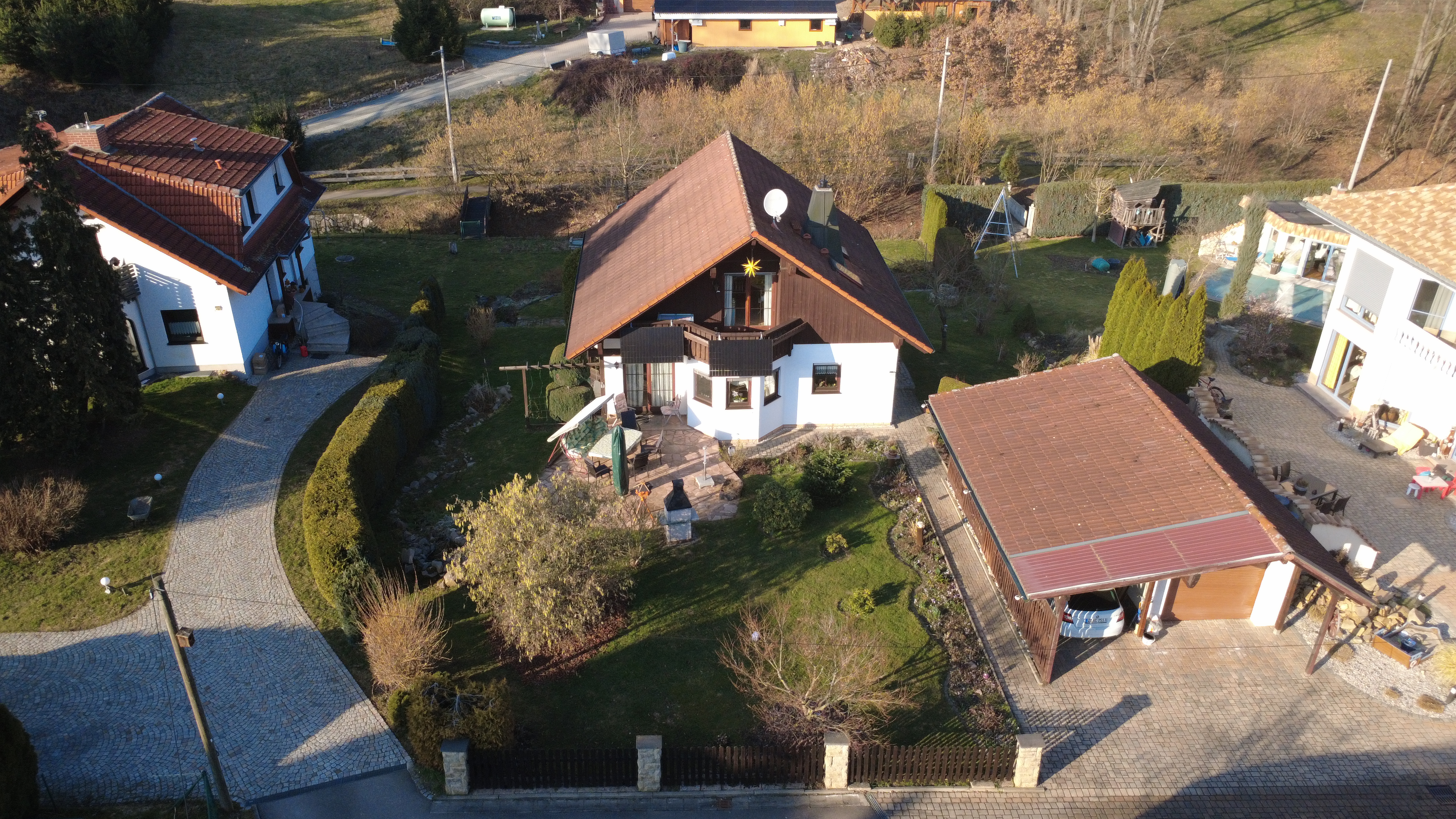 Gepflegtes Einfamilienhaus mit 6 Zimmern, Südbalkon, Terrasse & grüner Privatoase in Mosel
