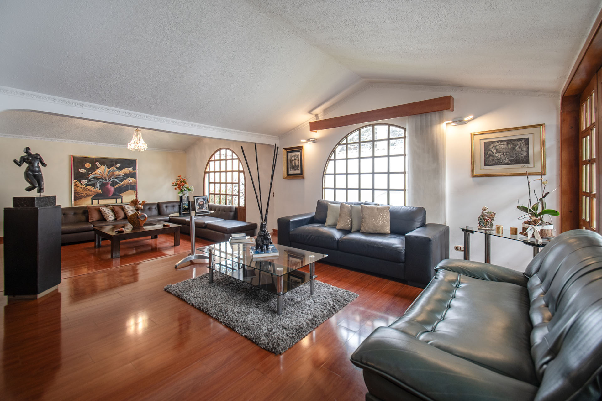 Casa en conjunto cerrado para venta en La Alhambra