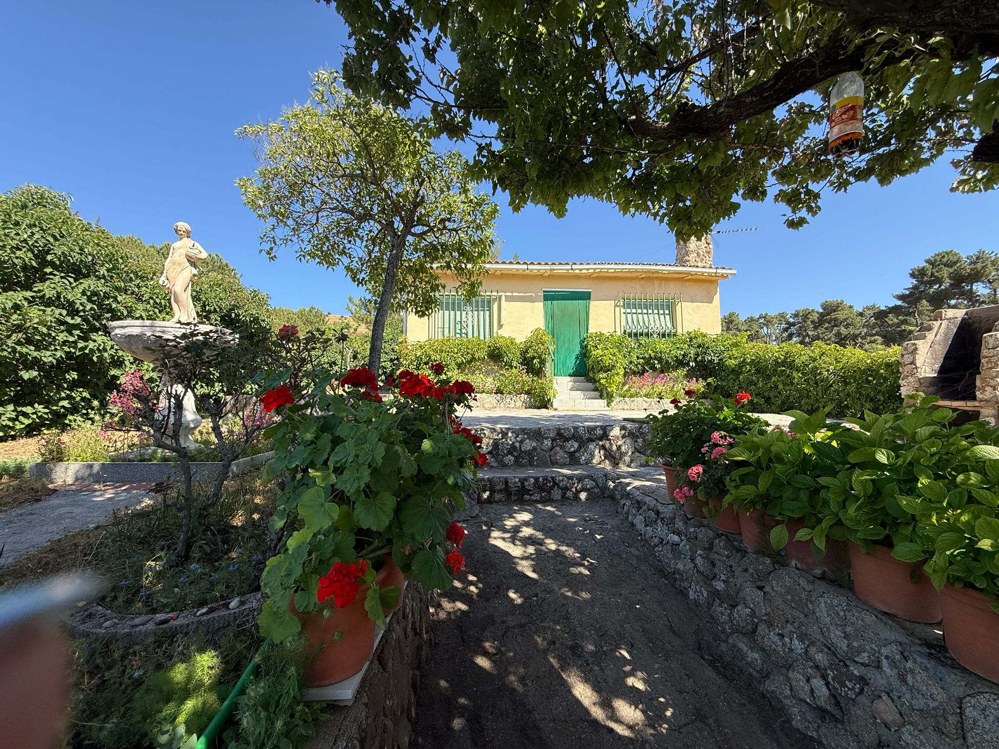 Finca Rústica con Encanto y Autosuficiente en Sanchorreja, Ávila