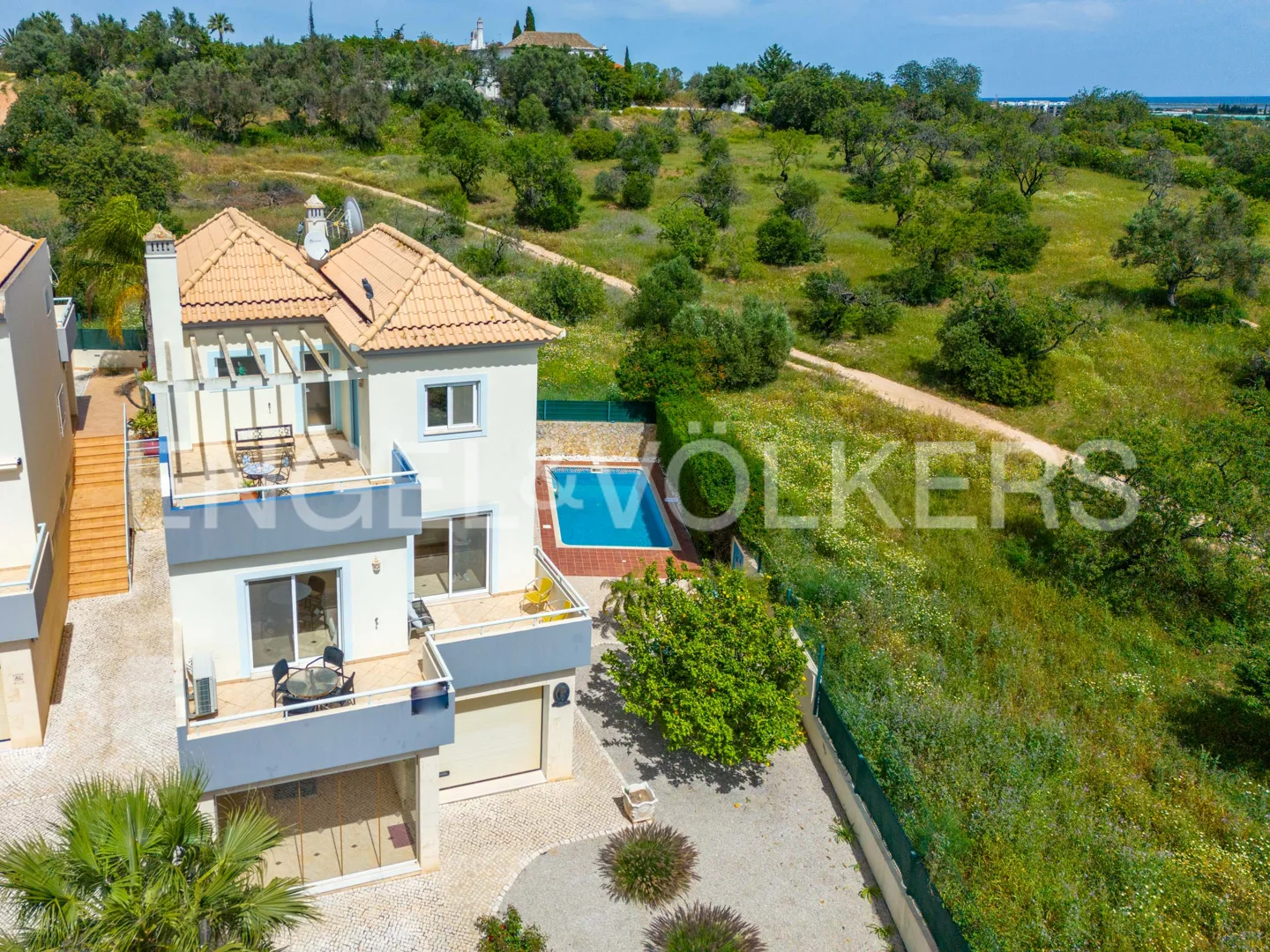 Charming Villa with Private Pool and Garage in Tavira