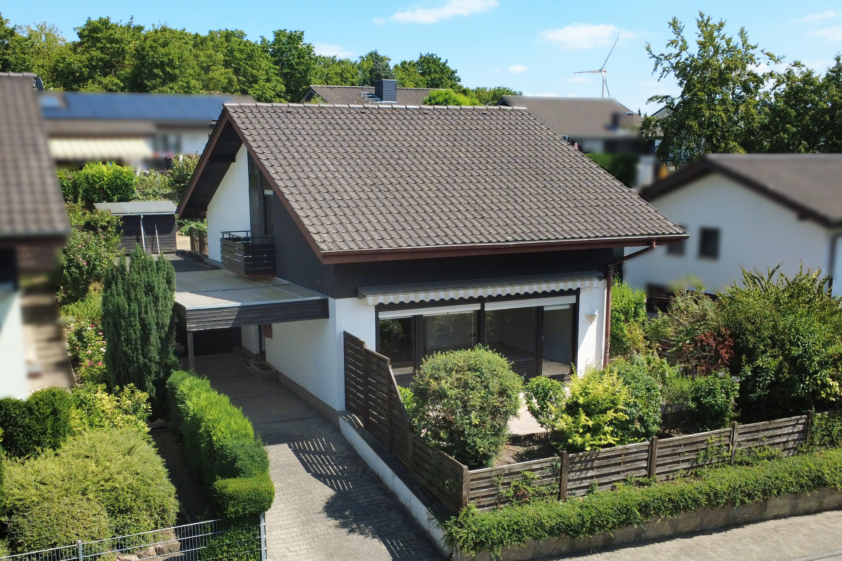 Familienfreundliches Zuhause mit viel Potenzial in Hanglage von Klein-Winternheim