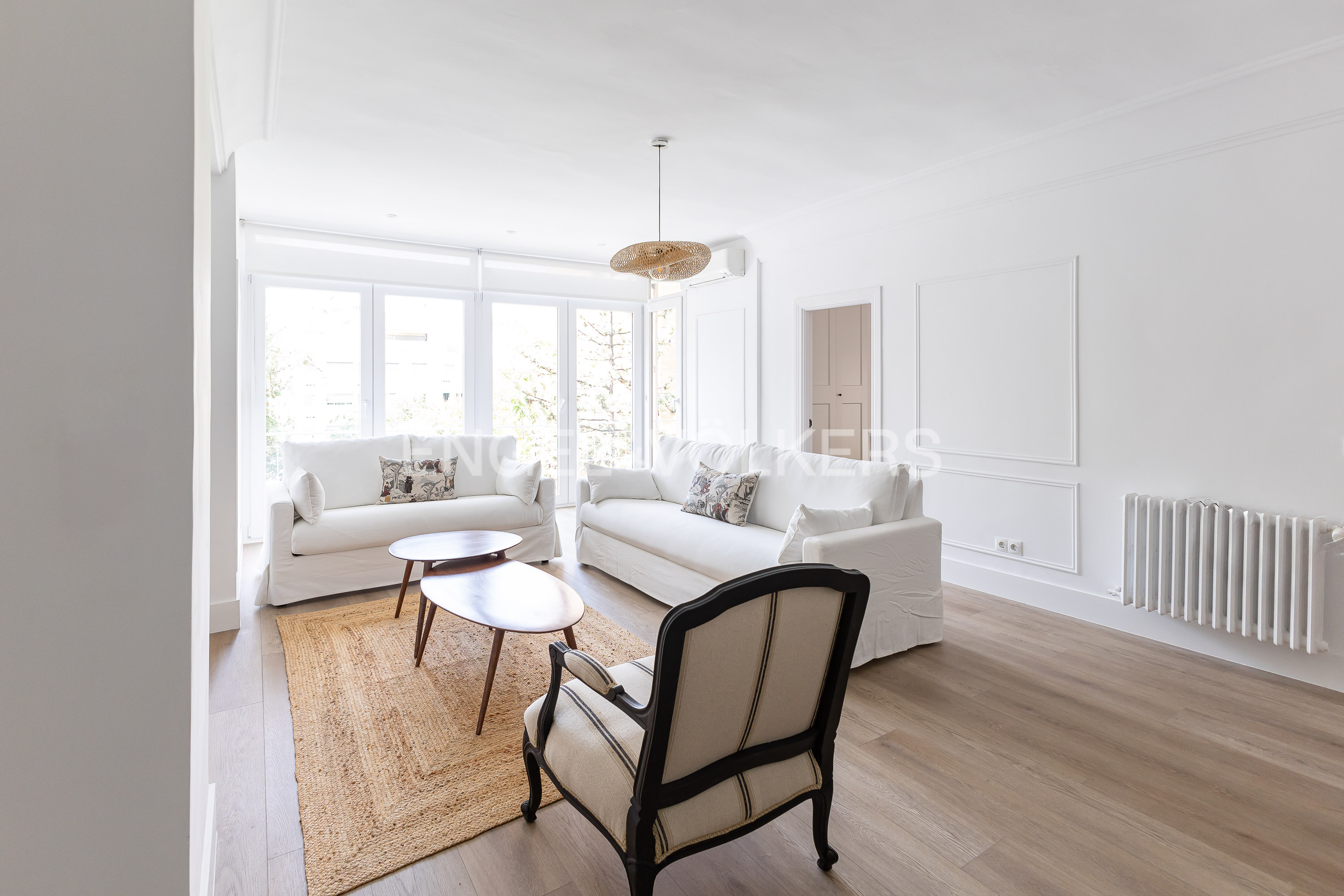 Spectacular furnished exterior apartment with brand new renovation