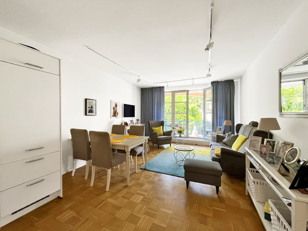 Zentrale 2-Zimmer-Wohnung mit Balkon und Stellplatz
