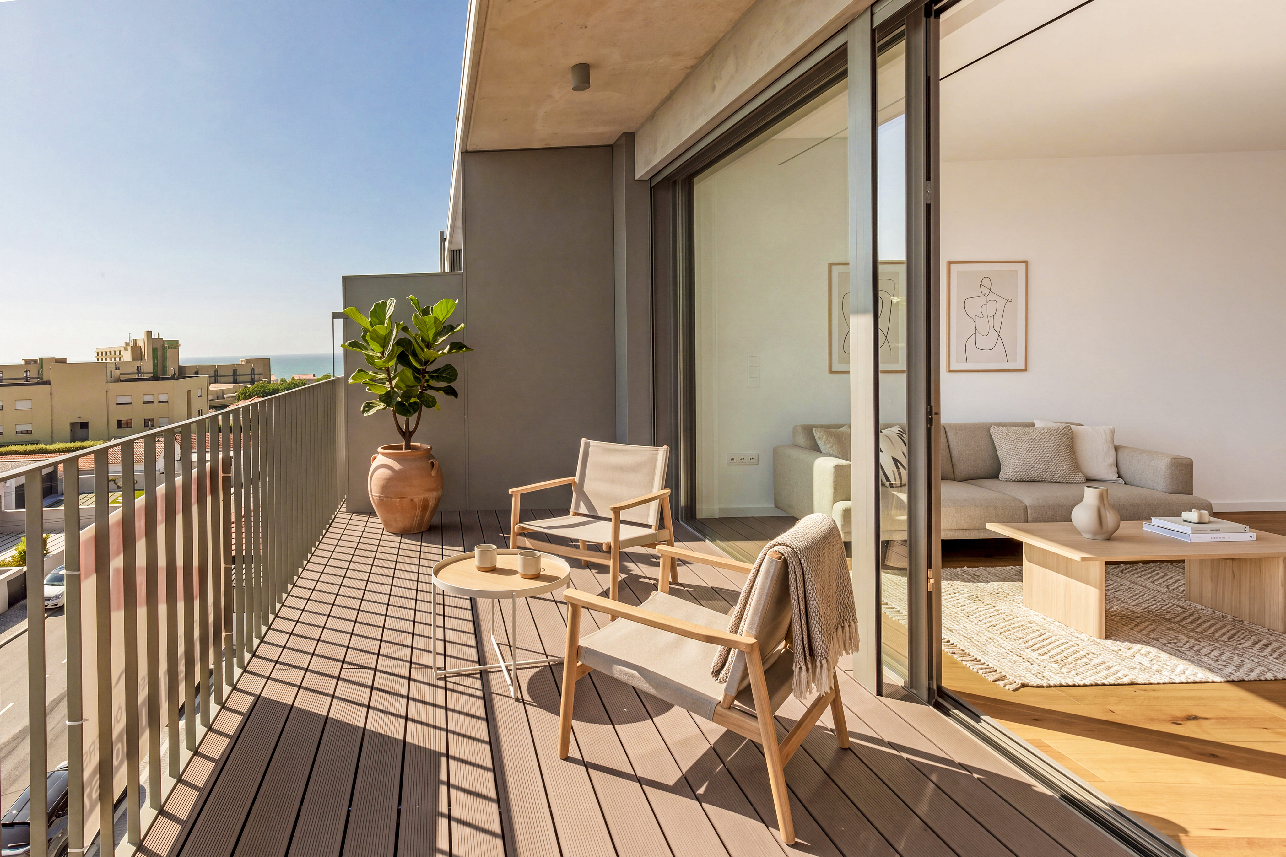 3-Zimmer-Wohnung zur Miete nahe dem Strand in São Félix da Marinha [KI-modifiziert]