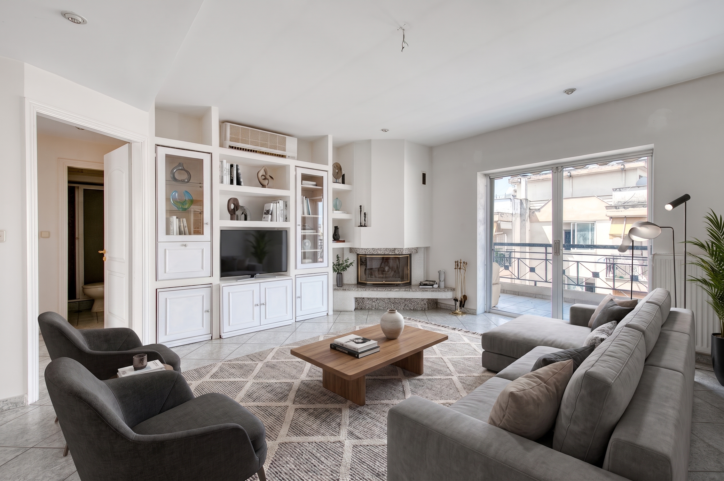 4-bedroom apartment with unobstructed view & parking space